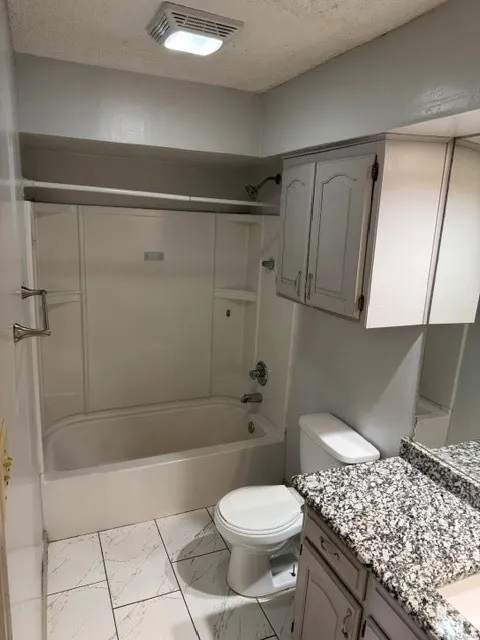 Single Family Residence For Sale in Tarrant County , 1432 Palmnold Circle W, Fort Worth, Texas 76120, 3 Bedroom, 3 Bathroom, 2 Garage spaces, 1,522 Sqft, built in 1981, mls#21380165, Real Estate Agent in Fort Worth, Homes For Sale in Tarrant county, Homes For Sale in Fort Worth, Realtor in Fort Worth Texas, Real Estate Brokerage Independent Realty Texas, Luminita Cordes Realtor