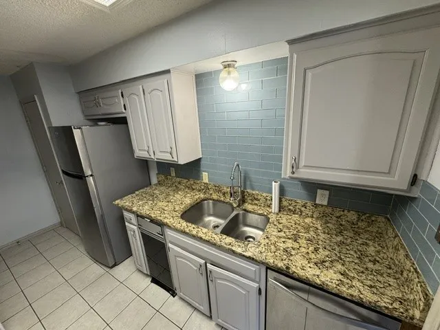 Single Family Residence For Sale in Tarrant County , 1432 Palmnold Circle W, Fort Worth, Texas 76120, 3 Bedroom, 3 Bathroom, 2 Garage spaces, 1,522 Sqft, built in 1981, mls#21380165, Real Estate Agent in Fort Worth, Homes For Sale in Tarrant county, Homes For Sale in Fort Worth, Realtor in Fort Worth Texas, Real Estate Brokerage Independent Realty Texas, Luminita Cordes Realtor
