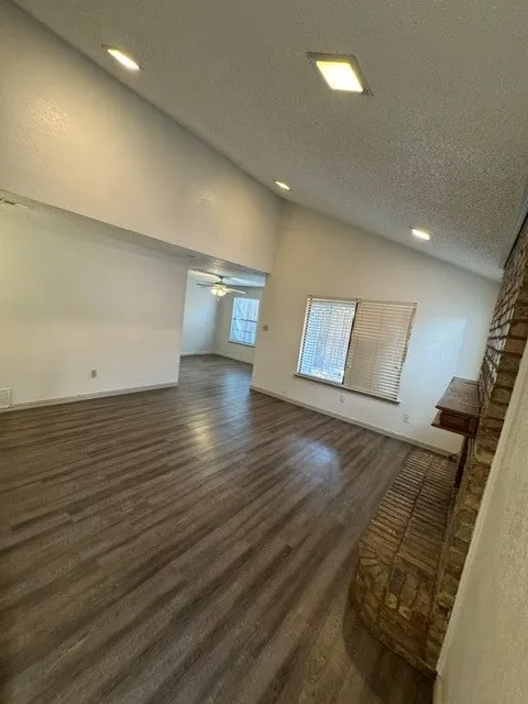 Single Family Residence For Sale in Tarrant County , 1432 Palmnold Circle W, Fort Worth, Texas 76120, 3 Bedroom, 3 Bathroom, 2 Garage spaces, 1,522 Sqft, built in 1981, mls#21380165, Real Estate Agent in Fort Worth, Homes For Sale in Tarrant county, Homes For Sale in Fort Worth, Realtor in Fort Worth Texas, Real Estate Brokerage Independent Realty Texas, Luminita Cordes Realtor