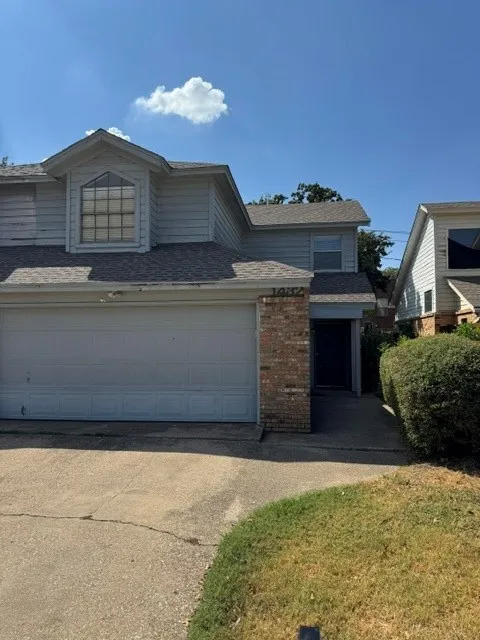 Single Family Residence For Sale in Tarrant County , 1432 Palmnold Circle W, Fort Worth, Texas 76120, 3 Bedroom, 3 Bathroom, 2 Garage spaces, 1,522 Sqft, built in 1981, mls#21380165, Real Estate Agent in Fort Worth, Homes For Sale in Tarrant county, Homes For Sale in Fort Worth, Realtor in Fort Worth Texas, Real Estate Brokerage Independent Realty Texas, Luminita Cordes Realtor
