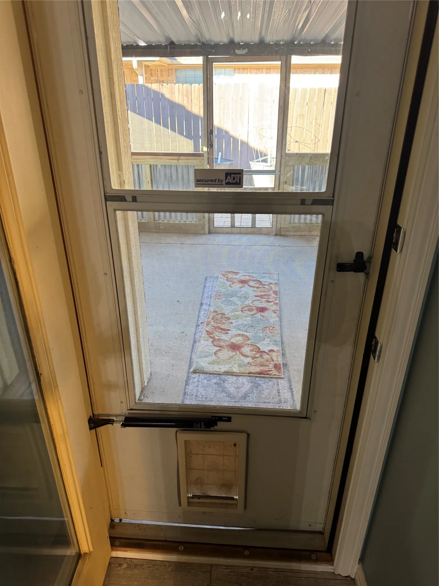 door to screened porch