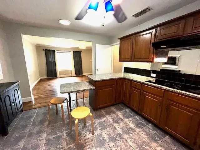 Single Family Residence For Rent in Collin County , 1103 L Avenue, Plano, Texas 75074, 2 Bedroom, 1 Bathroom, 1 Garage spaces, 996 Sqft, built in 1948, mls#21404614, Real Estate Agent in Plano, Homes For Rent in Collin county, Homes For Rent in Plano, Realtor in Plano Texas, Real Estate Brokerage Independent Realty Texas, Luminita Cordes Realtor