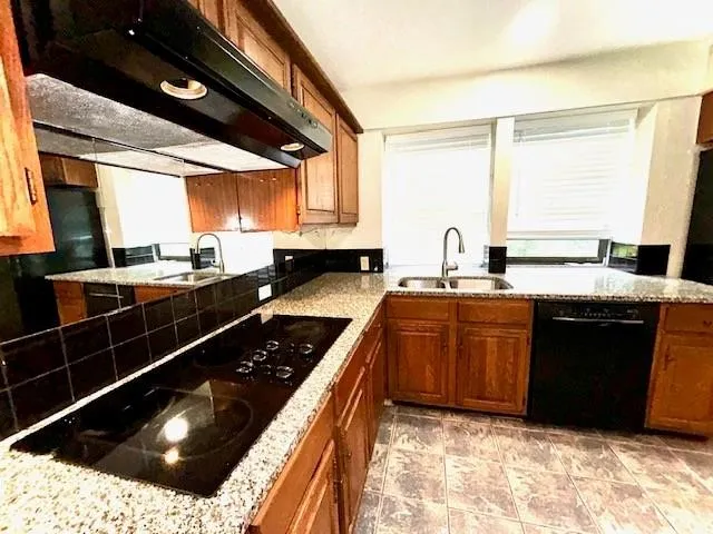 Single Family Residence For Rent in Collin County , 1103 L Avenue, Plano, Texas 75074, 2 Bedroom, 1 Bathroom, 1 Garage spaces, 996 Sqft, built in 1948, mls#21404614, Real Estate Agent in Plano, Homes For Rent in Collin county, Homes For Rent in Plano, Realtor in Plano Texas, Real Estate Brokerage Independent Realty Texas, Luminita Cordes Realtor