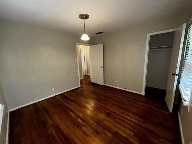 Single Family Residence For Rent in Collin County , 1103 L Avenue, Plano, Texas 75074, 2 Bedroom, 1 Bathroom, 1 Garage spaces, 996 Sqft, built in 1948, mls#21404614, Real Estate Agent in Plano, Homes For Rent in Collin county, Homes For Rent in Plano, Realtor in Plano Texas, Real Estate Brokerage Independent Realty Texas, Luminita Cordes Realtor