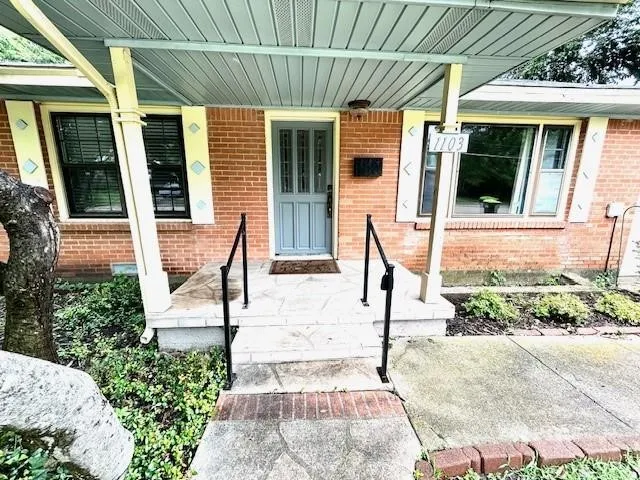 Single Family Residence For Rent in Collin County , 1103 L Avenue, Plano, Texas 75074, 2 Bedroom, 1 Bathroom, 1 Garage spaces, 996 Sqft, built in 1948, mls#21404614, Real Estate Agent in Plano, Homes For Rent in Collin county, Homes For Rent in Plano, Realtor in Plano Texas, Real Estate Brokerage Independent Realty Texas, Luminita Cordes Realtor