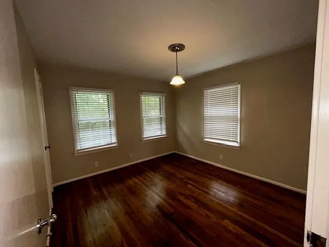 Single Family Residence For Rent in Collin County , 1103 L Avenue, Plano, Texas 75074, 2 Bedroom, 1 Bathroom, 1 Garage spaces, 996 Sqft, built in 1948, mls#21404614, Real Estate Agent in Plano, Homes For Rent in Collin county, Homes For Rent in Plano, Realtor in Plano Texas, Real Estate Brokerage Independent Realty Texas, Luminita Cordes Realtor