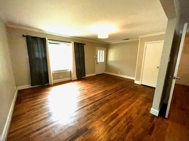 Single Family Residence For Rent in Collin County , 1103 L Avenue, Plano, Texas 75074, 2 Bedroom, 1 Bathroom, 1 Garage spaces, 996 Sqft, built in 1948, mls#21404614, Real Estate Agent in Plano, Homes For Rent in Collin county, Homes For Rent in Plano, Realtor in Plano Texas, Real Estate Brokerage Independent Realty Texas, Luminita Cordes Realtor