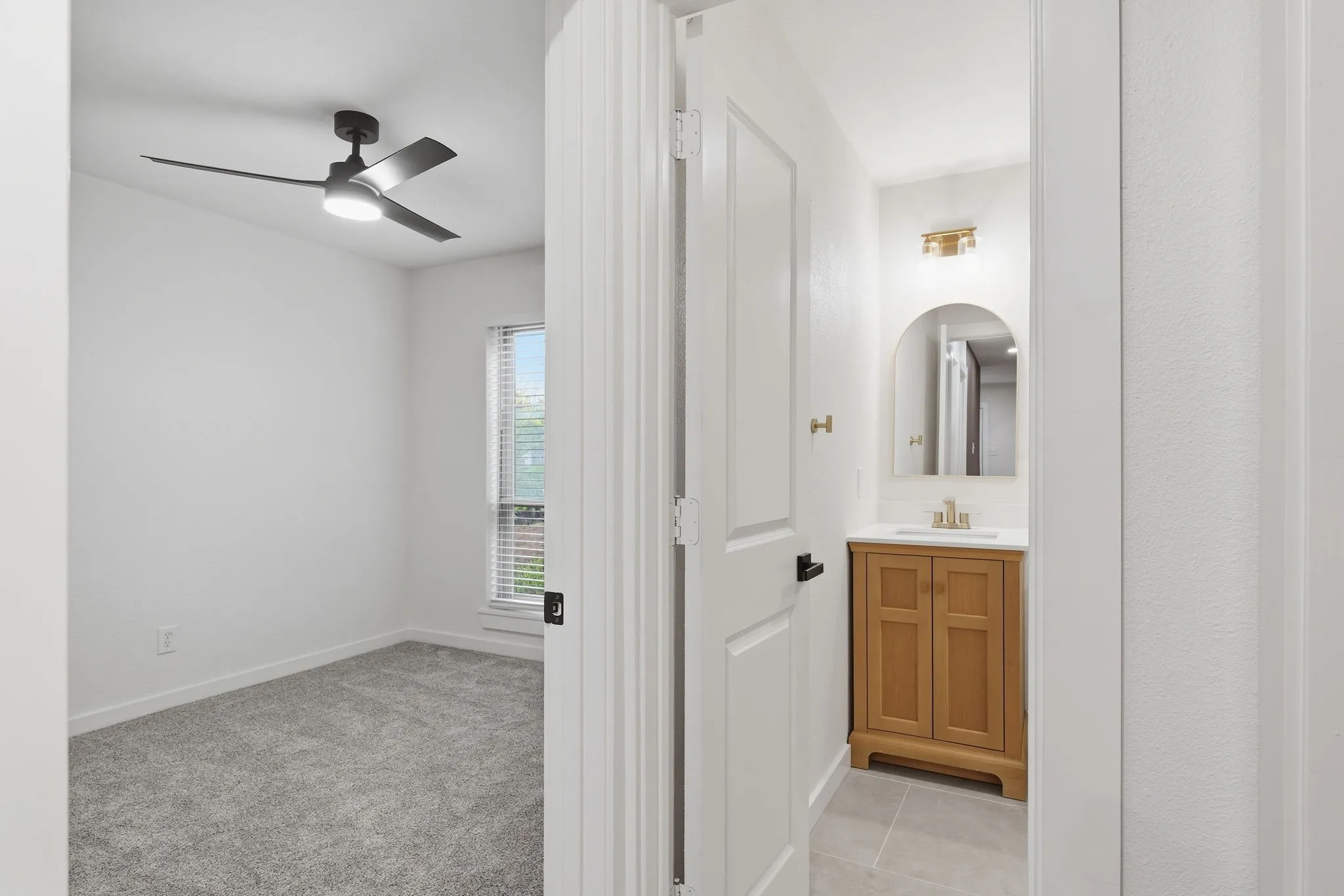Single Family Residence For Sale in Dallas County , 433 Rollingridge Lane, Garland, Texas 75043, 3 Bedroom, 2 Bathroom, Garage spaces, 1,288 Sqft, built in 1969, mls#21404618, Real Estate Agent in Garland, Homes For Sale in Dallas county, Homes For Sale in Garland, Realtor in Garland Texas, Real Estate Brokerage Independent Realty Texas, Luminita Cordes Realtor