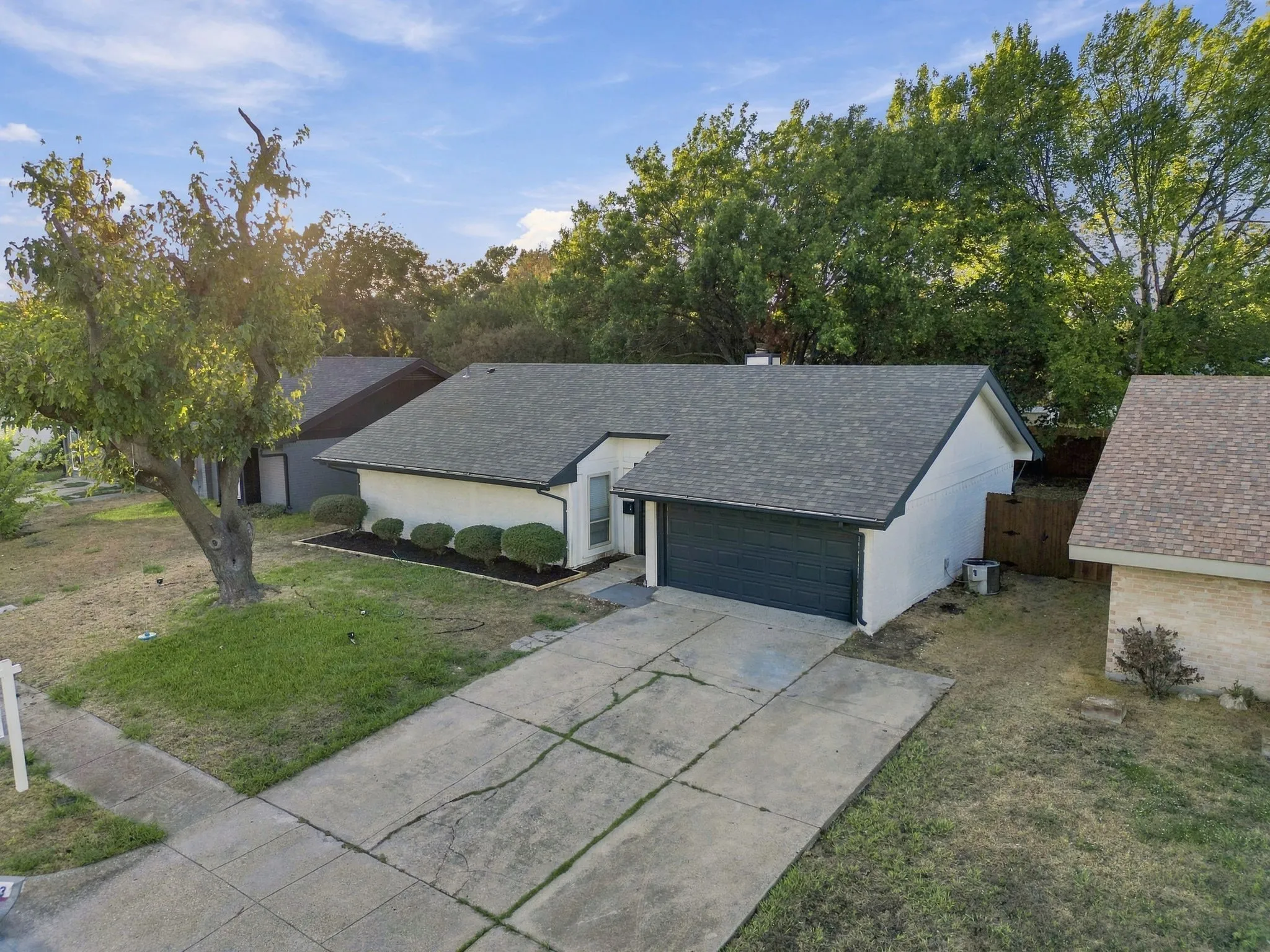 Single Family Residence For Sale in Dallas County , 433 Rollingridge Lane, Garland, Texas 75043, 3 Bedroom, 2 Bathroom, Garage spaces, 1,288 Sqft, built in 1969, mls#21404618, Real Estate Agent in Garland, Homes For Sale in Dallas county, Homes For Sale in Garland, Realtor in Garland Texas, Real Estate Brokerage Independent Realty Texas, Luminita Cordes Realtor