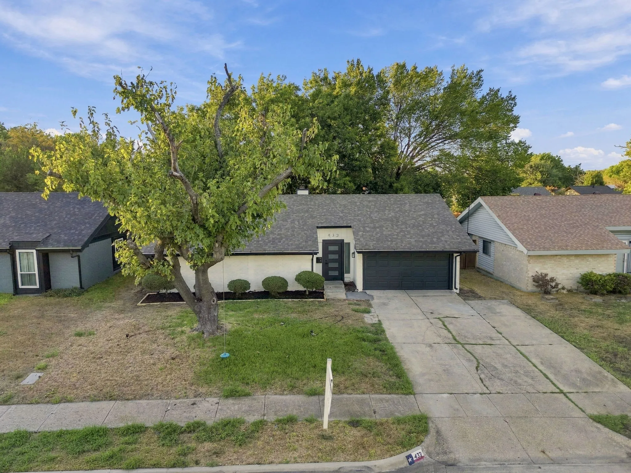 Single Family Residence For Sale in Dallas County , 433 Rollingridge Lane, Garland, Texas 75043, 3 Bedroom, 2 Bathroom, Garage spaces, 1,288 Sqft, built in 1969, mls#21404618, Real Estate Agent in Garland, Homes For Sale in Dallas county, Homes For Sale in Garland, Realtor in Garland Texas, Real Estate Brokerage Independent Realty Texas, Luminita Cordes Realtor