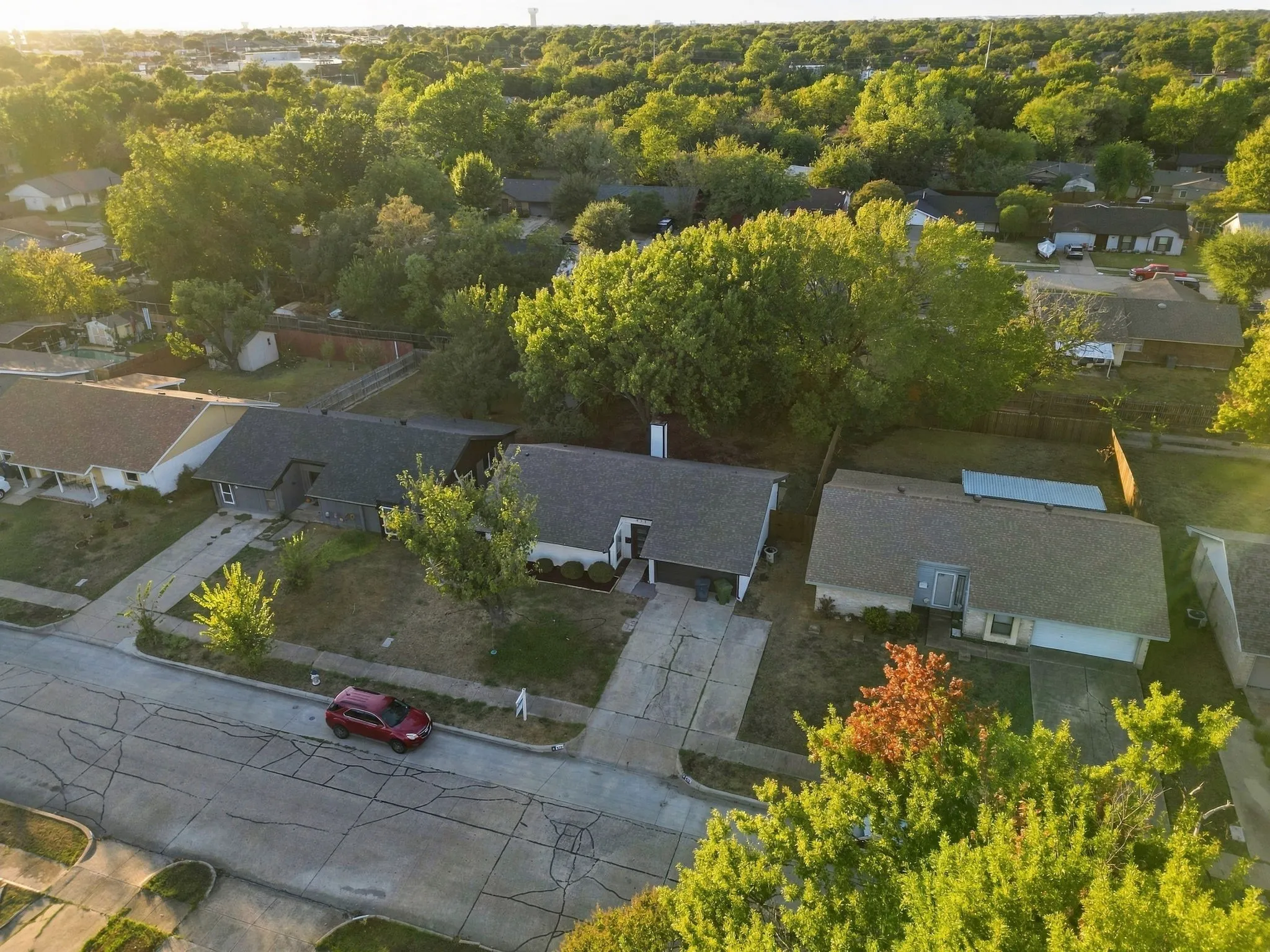 Single Family Residence For Sale in Dallas County , 433 Rollingridge Lane, Garland, Texas 75043, 3 Bedroom, 2 Bathroom, Garage spaces, 1,288 Sqft, built in 1969, mls#21404618, Real Estate Agent in Garland, Homes For Sale in Dallas county, Homes For Sale in Garland, Realtor in Garland Texas, Real Estate Brokerage Independent Realty Texas, Luminita Cordes Realtor