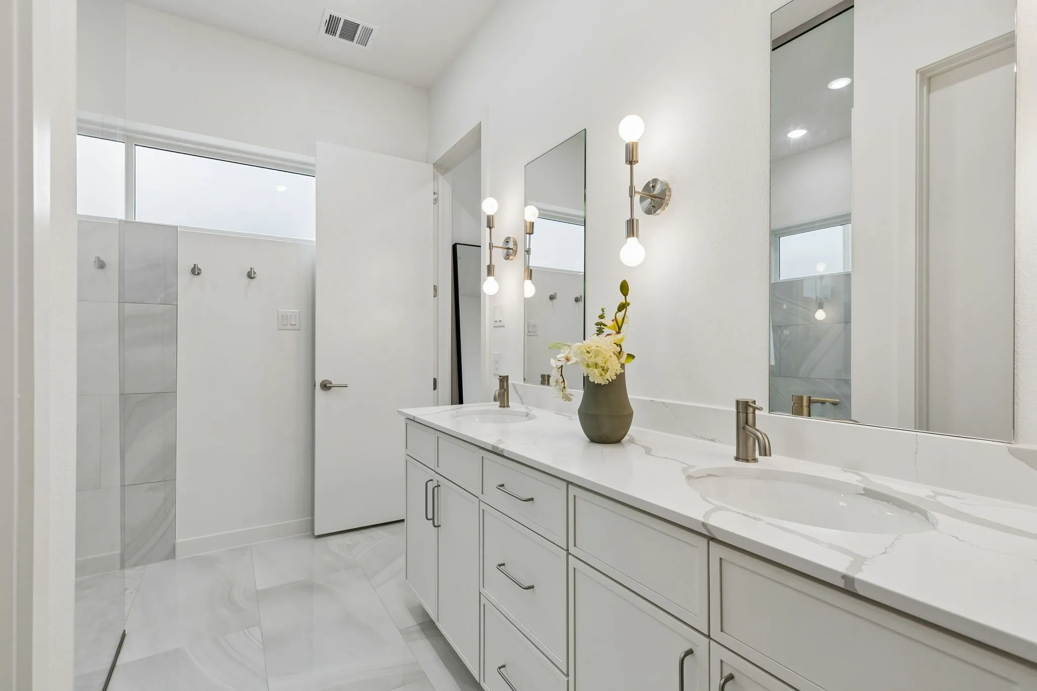 Condominium For Rent in Dallas County , 4739 Gretna Street 101, Dallas, Texas 75207, 2 Bedroom, 3 Bathroom, 2 Garage spaces, 1,943 Sqft, built in 2026, mls#21403791, Real Estate Agent in Dallas, Homes For Rent in Dallas county, Homes For Rent in Dallas, Realtor in Dallas Texas, Real Estate Brokerage Independent Realty Texas, Luminita Cordes Realtor