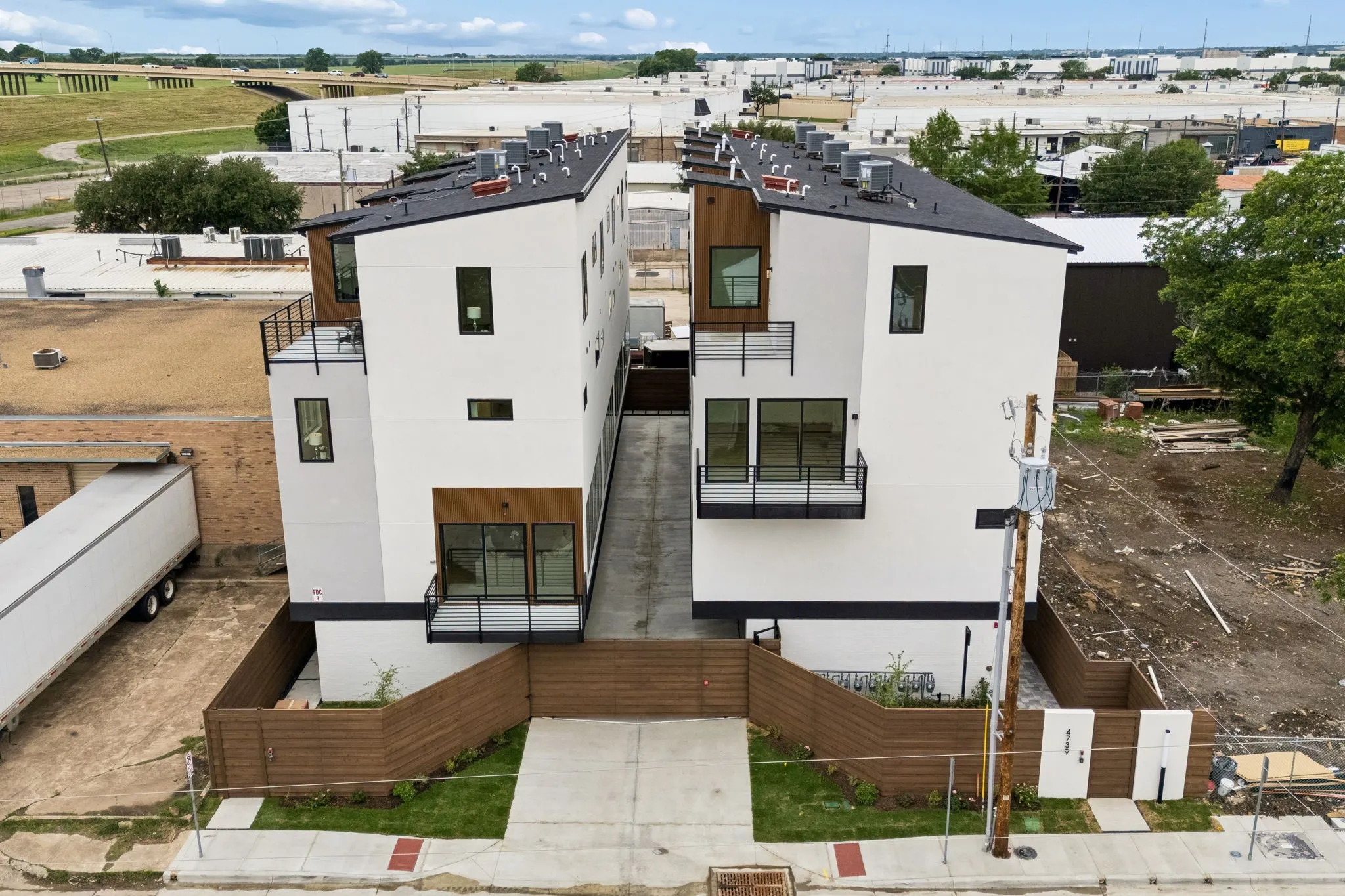 Condominium For Rent in Dallas County , 4739 Gretna Street 101, Dallas, Texas 75207, 2 Bedroom, 3 Bathroom, 2 Garage spaces, 1,943 Sqft, built in 2026, mls#21403791, Real Estate Agent in Dallas, Homes For Rent in Dallas county, Homes For Rent in Dallas, Realtor in Dallas Texas, Real Estate Brokerage Independent Realty Texas, Luminita Cordes Realtor