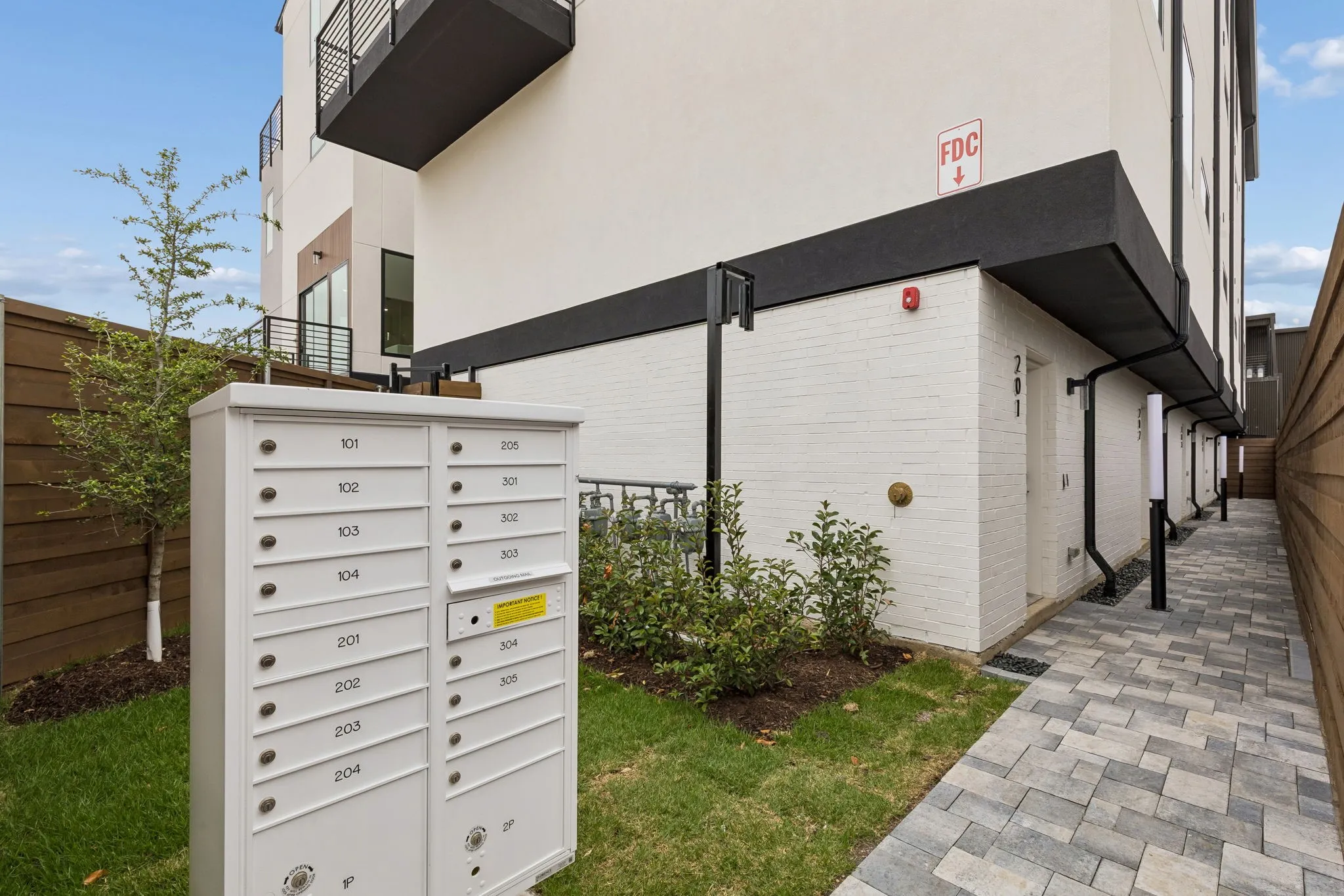 Condominium For Rent in Dallas County , 4739 Gretna Street 104, Dallas, Texas 75207, 2 Bedroom, 3 Bathroom, 2 Garage spaces, 1,943 Sqft, built in 2026, mls#21403820, Real Estate Agent in Dallas, Homes For Rent in Dallas county, Homes For Rent in Dallas, Realtor in Dallas Texas, Real Estate Brokerage Independent Realty Texas, Luminita Cordes Realtor