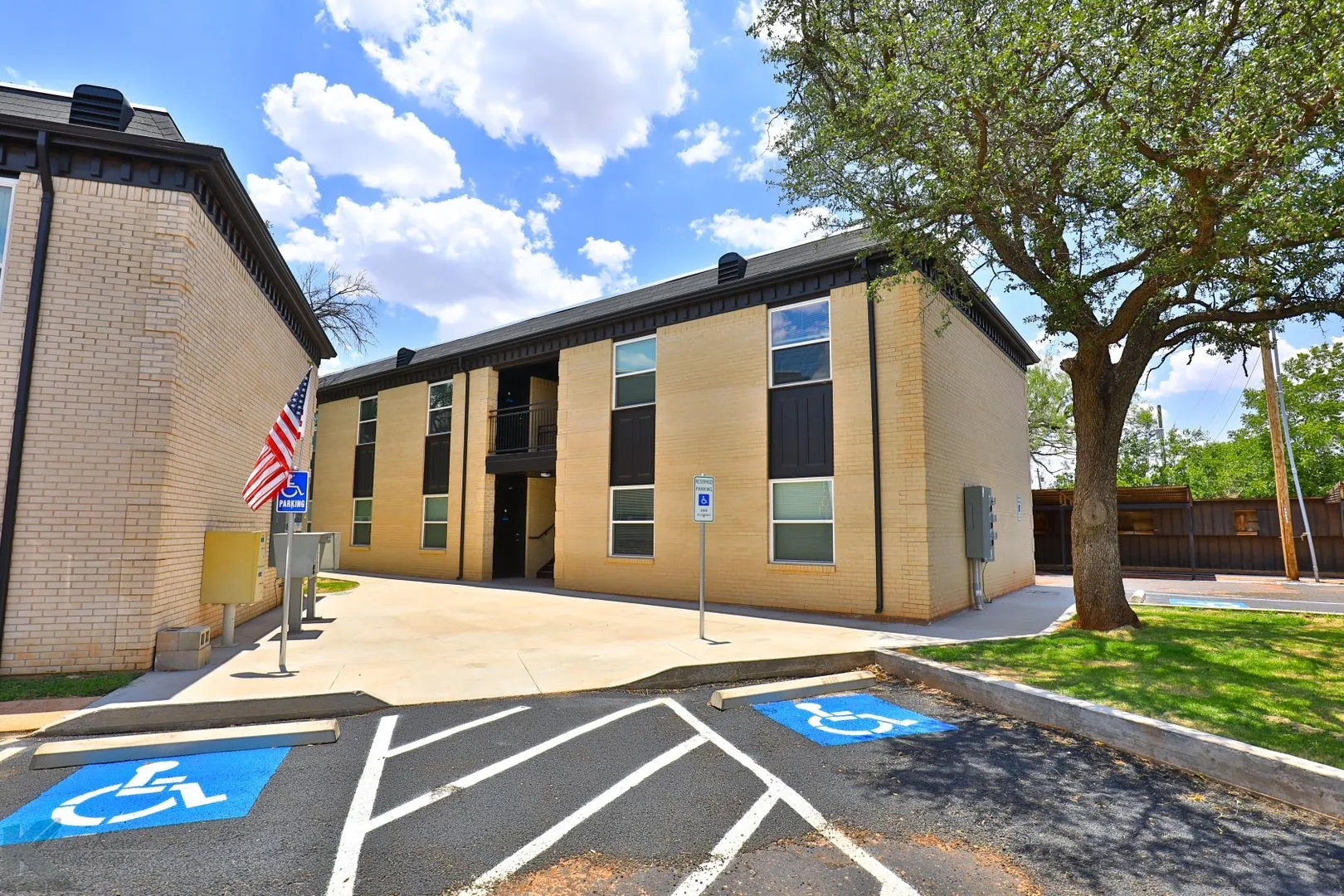 Apartment For Rent in Taylor County , 2800 Sayles Boulevard 07 A, Abilene, Texas 79605, 2 Bedroom, 1 Bathroom, Garage spaces, 975 Sqft, built in 1966, mls#21404623, Real Estate Agent in Abilene, Homes For Rent in Taylor county, Homes For Rent in Abilene, Realtor in Abilene Texas, Real Estate Brokerage Independent Realty Texas, Luminita Cordes Realtor