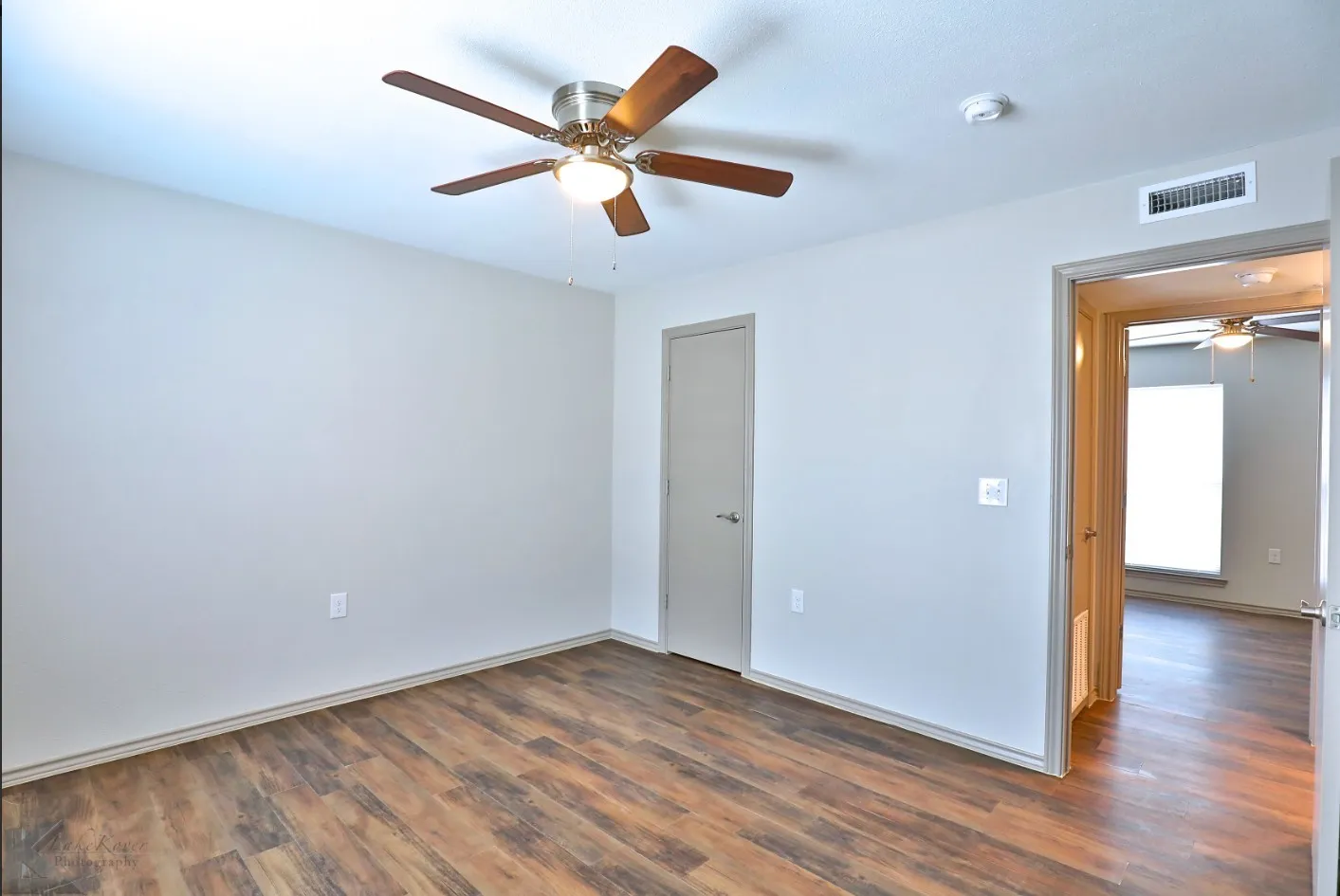 Apartment For Rent in Taylor County , 2800 Sayles Boulevard 07 A, Abilene, Texas 79605, 2 Bedroom, 1 Bathroom, Garage spaces, 975 Sqft, built in 1966, mls#21404623, Real Estate Agent in Abilene, Homes For Rent in Taylor county, Homes For Rent in Abilene, Realtor in Abilene Texas, Real Estate Brokerage Independent Realty Texas, Luminita Cordes Realtor