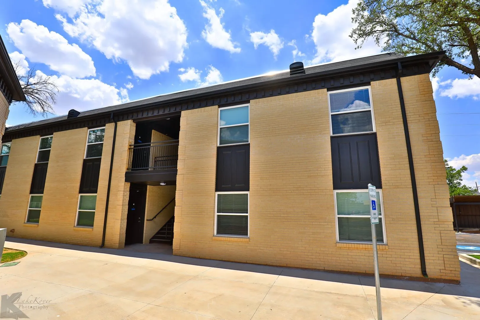 Apartment For Rent in Taylor County , 2800 Sayles Boulevard 07 A, Abilene, Texas 79605, 2 Bedroom, 1 Bathroom, Garage spaces, 975 Sqft, built in 1966, mls#21404623, Real Estate Agent in Abilene, Homes For Rent in Taylor county, Homes For Rent in Abilene, Realtor in Abilene Texas, Real Estate Brokerage Independent Realty Texas, Luminita Cordes Realtor