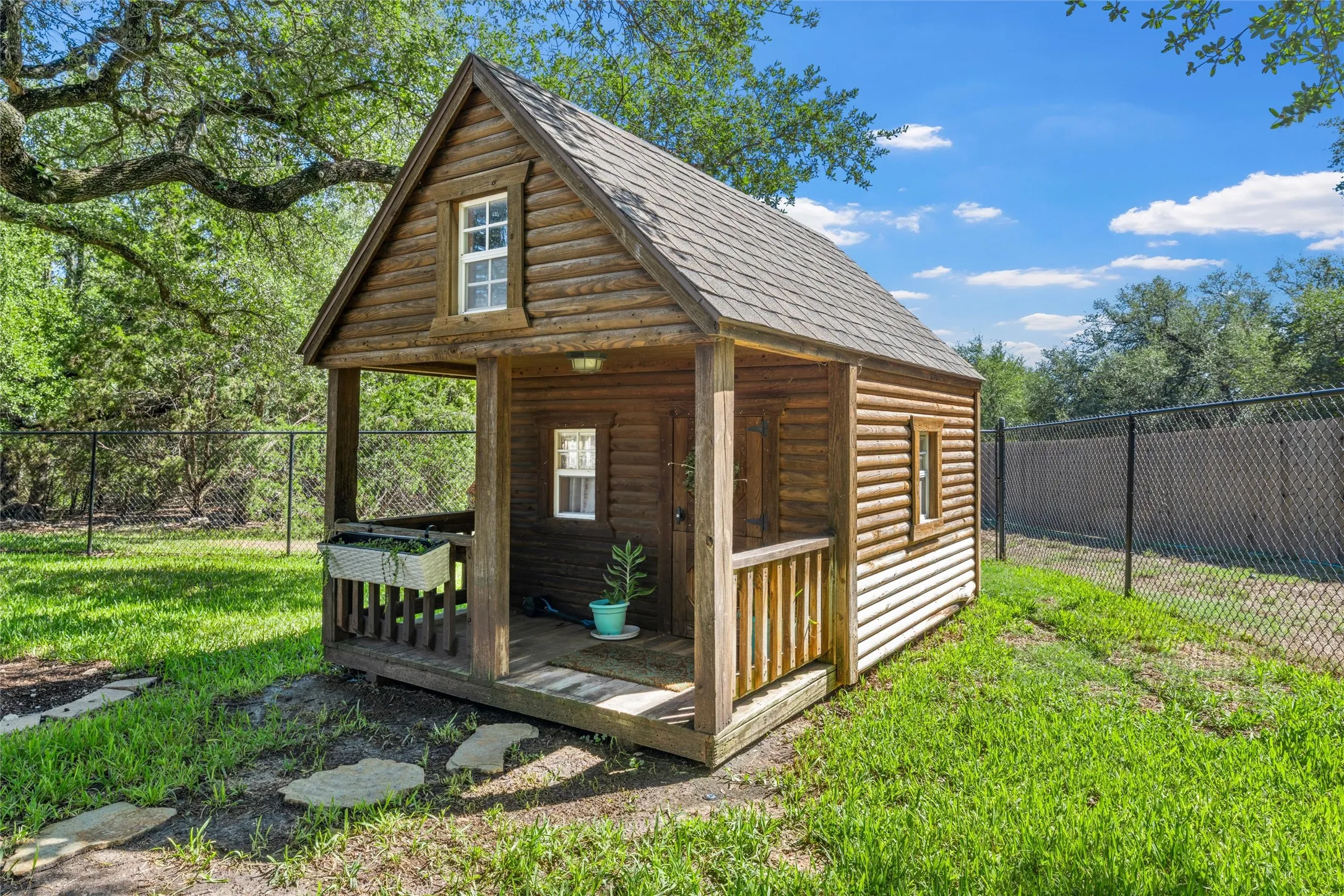 Single Family Residence For Sale in Mc Lennan County , 320 Kandus Cove, China Spring, Texas 76633, 4 Bedroom, 3 Bathroom, 2 Garage spaces, 2,528 Sqft, built in 2018, mls#21404063, Real Estate Agent in China Spring, Homes For Sale in Mc Lennan county, Homes For Sale in China Spring, Realtor in China Spring Texas, Real Estate Brokerage Independent Realty Texas, Luminita Cordes Realtor