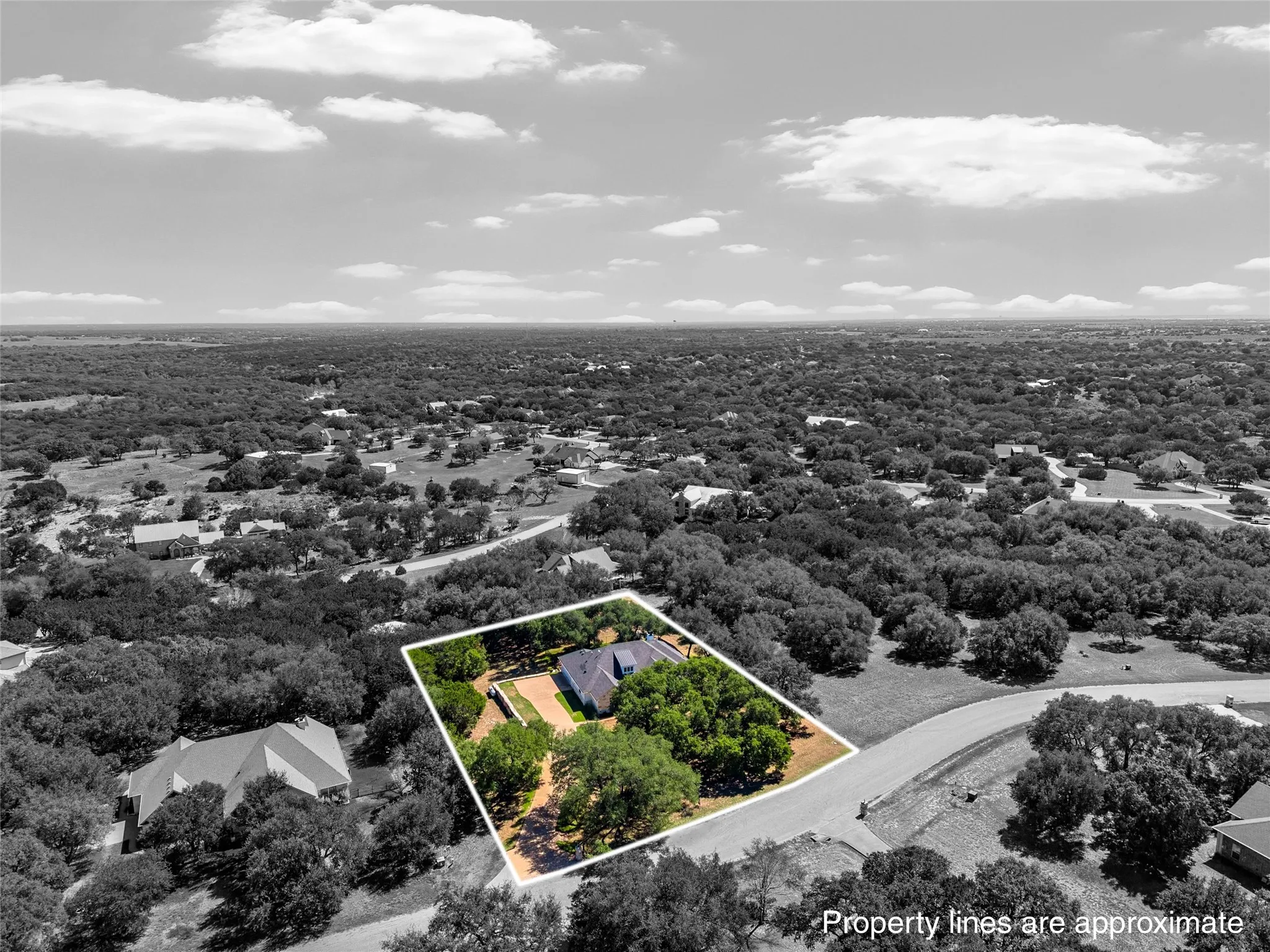 Single Family Residence For Sale in Mc Lennan County , 320 Kandus Cove, China Spring, Texas 76633, 4 Bedroom, 3 Bathroom, 2 Garage spaces, 2,528 Sqft, built in 2018, mls#21404063, Real Estate Agent in China Spring, Homes For Sale in Mc Lennan county, Homes For Sale in China Spring, Realtor in China Spring Texas, Real Estate Brokerage Independent Realty Texas, Luminita Cordes Realtor