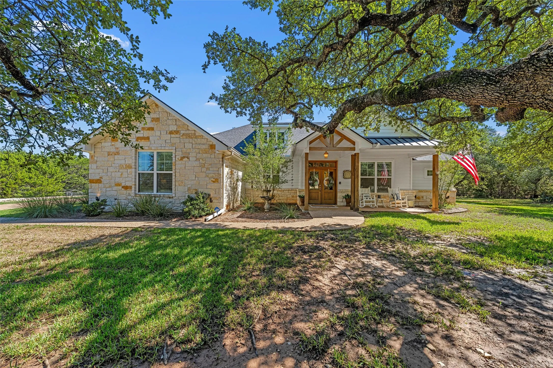 Single Family Residence For Sale in Mc Lennan County , 320 Kandus Cove, China Spring, Texas 76633, 4 Bedroom, 3 Bathroom, 2 Garage spaces, 2,528 Sqft, built in 2018, mls#21404063, Real Estate Agent in China Spring, Homes For Sale in Mc Lennan county, Homes For Sale in China Spring, Realtor in China Spring Texas, Real Estate Brokerage Independent Realty Texas, Luminita Cordes Realtor