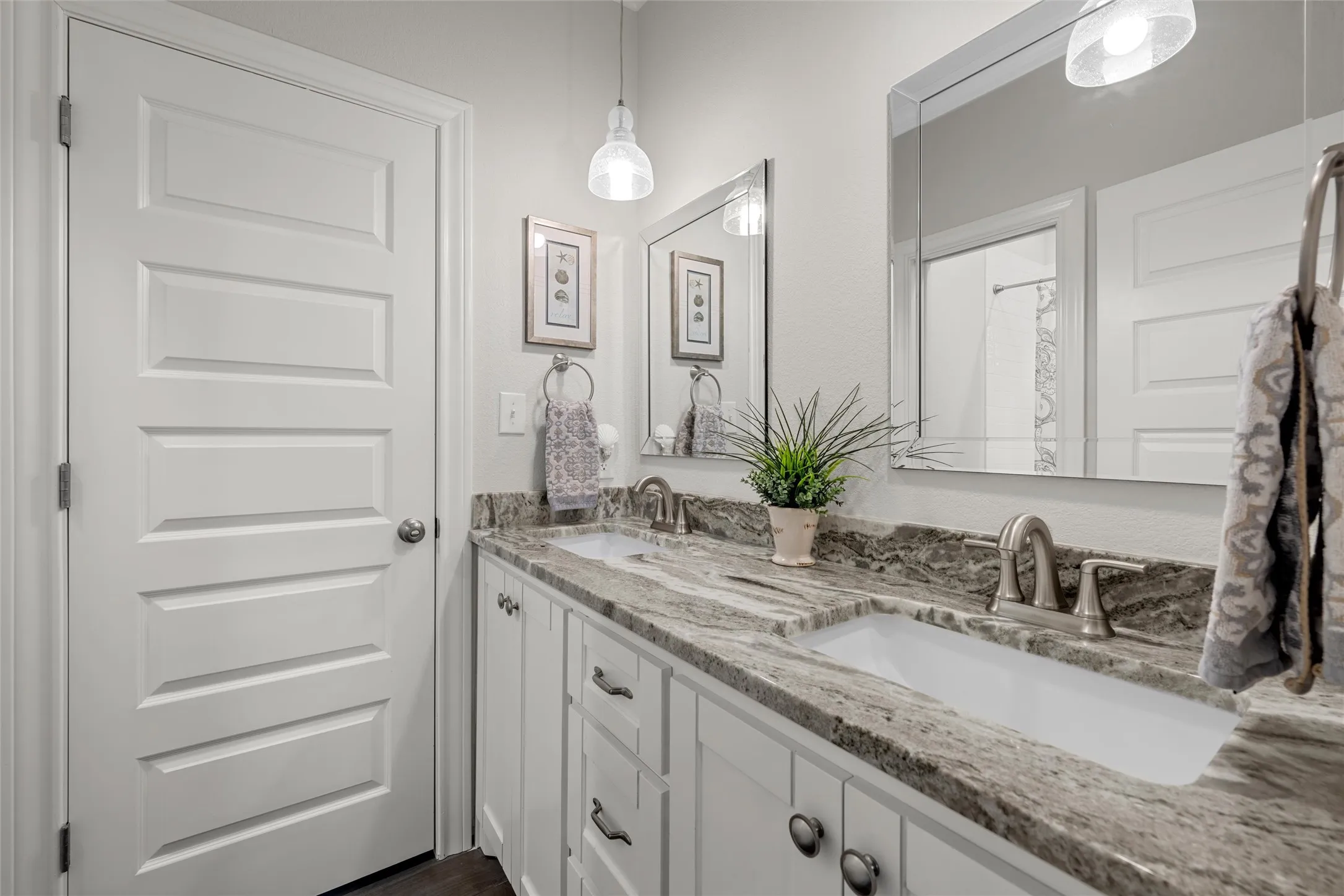 Single Family Residence For Sale in Mc Lennan County , 320 Kandus Cove, China Spring, Texas 76633, 4 Bedroom, 3 Bathroom, 2 Garage spaces, 2,528 Sqft, built in 2018, mls#21404063, Real Estate Agent in China Spring, Homes For Sale in Mc Lennan county, Homes For Sale in China Spring, Realtor in China Spring Texas, Real Estate Brokerage Independent Realty Texas, Luminita Cordes Realtor