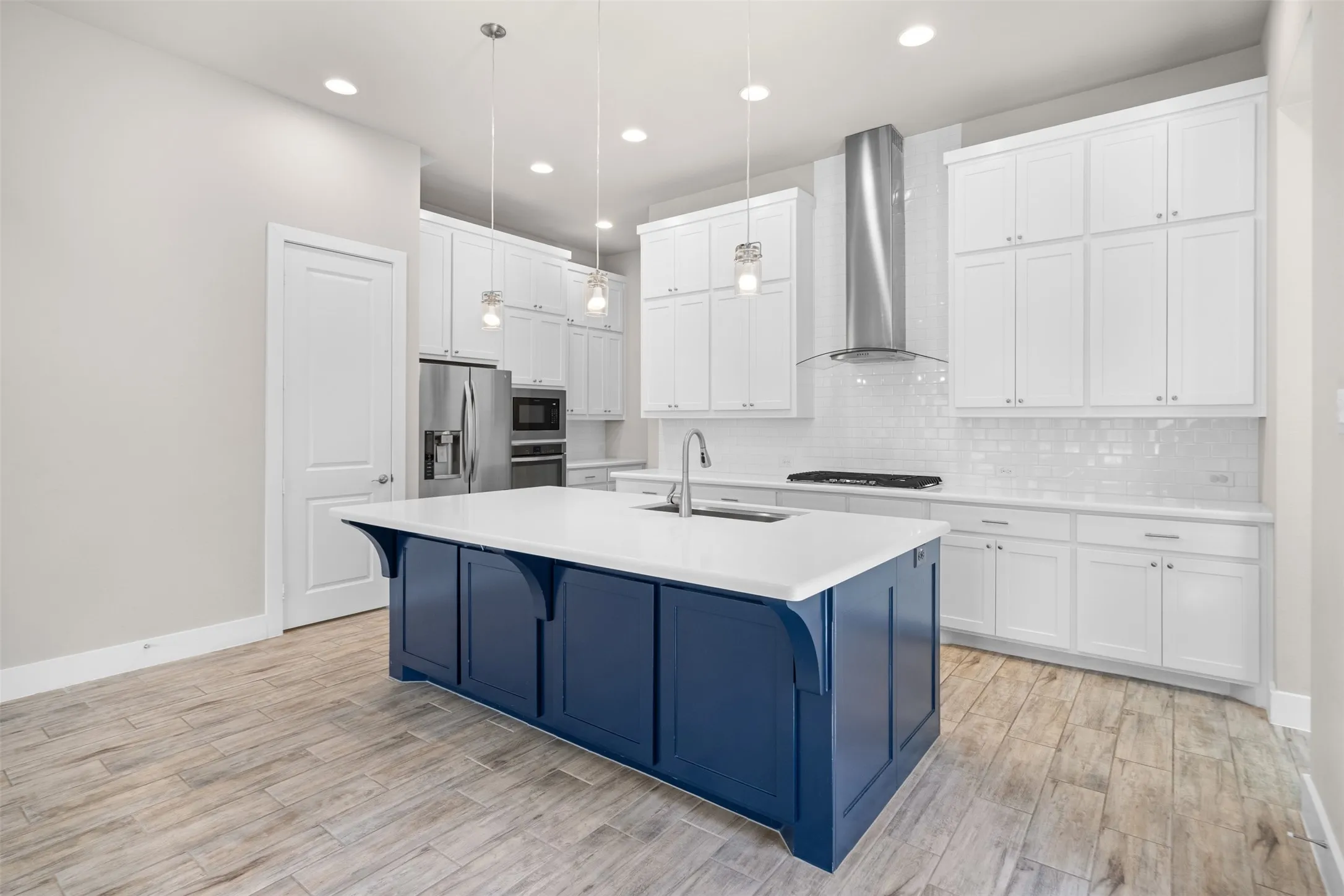 Single Family Residence For Sale in Collin County , 8091 Sunflower Lane, Dallas, Texas 75252, 4 Bedroom, 4 Bathroom, 2 Garage spaces, 3,091 Sqft, built in 2017, mls#21404627, Real Estate Agent in Dallas, Homes For Sale in Collin county, Homes For Sale in Dallas, Realtor in Dallas Texas, Real Estate Brokerage Independent Realty Texas, Luminita Cordes Realtor