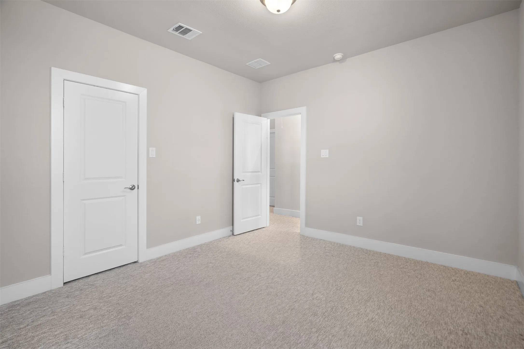 Single Family Residence For Sale in Collin County , 8091 Sunflower Lane, Dallas, Texas 75252, 4 Bedroom, 4 Bathroom, 2 Garage spaces, 3,091 Sqft, built in 2017, mls#21404627, Real Estate Agent in Dallas, Homes For Sale in Collin county, Homes For Sale in Dallas, Realtor in Dallas Texas, Real Estate Brokerage Independent Realty Texas, Luminita Cordes Realtor