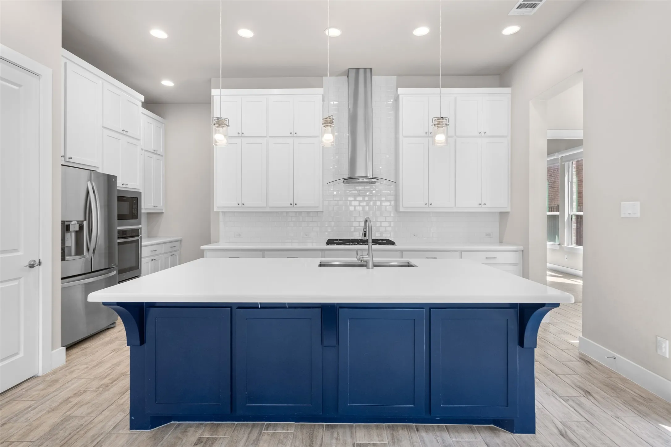 Single Family Residence For Sale in Collin County , 8091 Sunflower Lane, Dallas, Texas 75252, 4 Bedroom, 4 Bathroom, 2 Garage spaces, 3,091 Sqft, built in 2017, mls#21404627, Real Estate Agent in Dallas, Homes For Sale in Collin county, Homes For Sale in Dallas, Realtor in Dallas Texas, Real Estate Brokerage Independent Realty Texas, Luminita Cordes Realtor