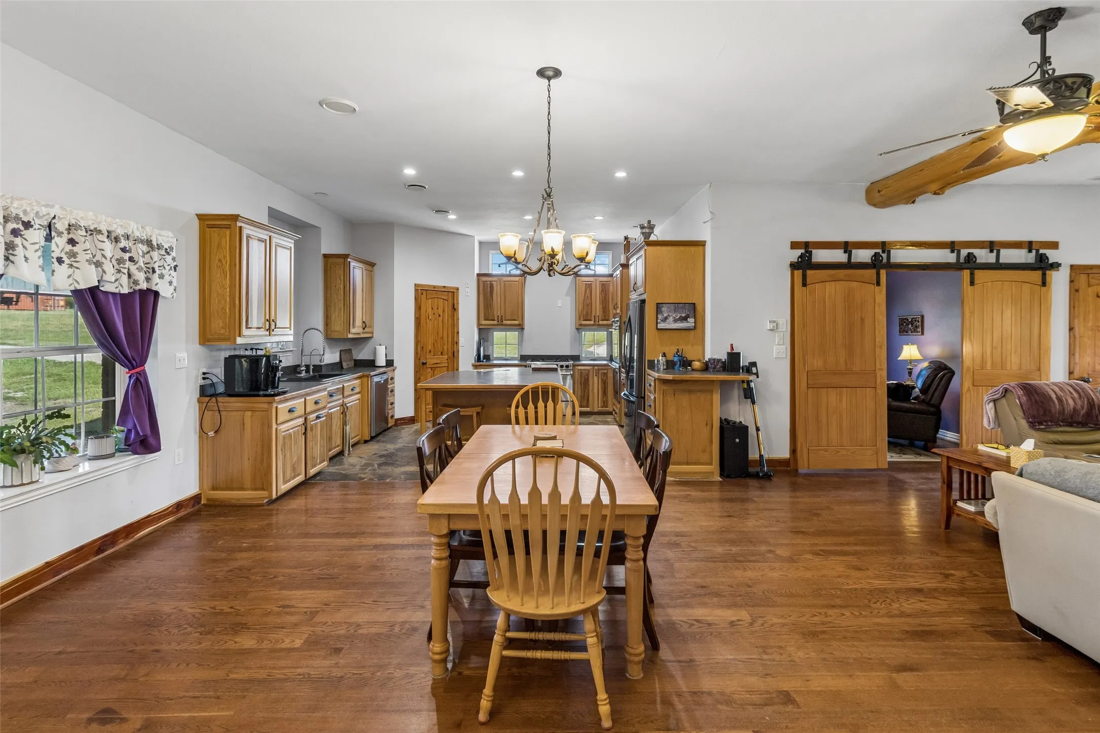 Single Family Residence For Sale in Collin County , 1430 Harlin Drive, St Paul, Texas 75098, 4 Bedroom, 3 Bathroom, 3 Garage spaces, 2,317 Sqft, built in 2006, mls#21404160, Real Estate Agent in St Paul, Homes For Sale in Collin county, Homes For Sale in St Paul, Realtor in St Paul Texas, Real Estate Brokerage Independent Realty Texas, Luminita Cordes Realtor