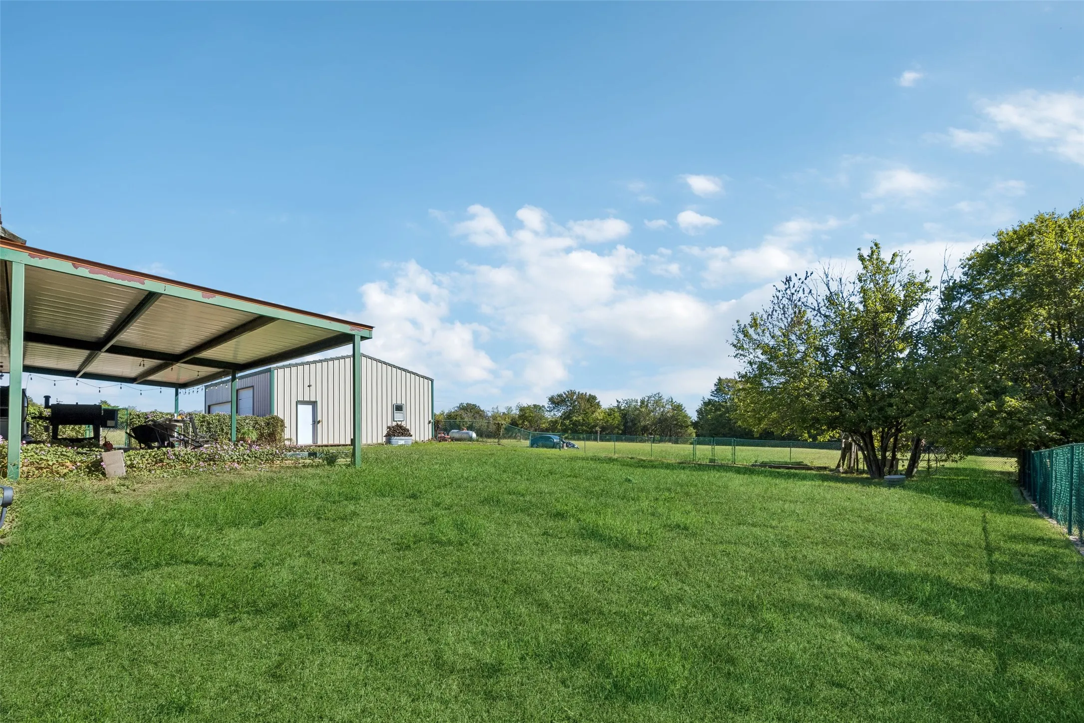 Single Family Residence For Sale in Collin County , 1430 Harlin Drive, St Paul, Texas 75098, 4 Bedroom, 3 Bathroom, 3 Garage spaces, 2,317 Sqft, built in 2006, mls#21404160, Real Estate Agent in St Paul, Homes For Sale in Collin county, Homes For Sale in St Paul, Realtor in St Paul Texas, Real Estate Brokerage Independent Realty Texas, Luminita Cordes Realtor