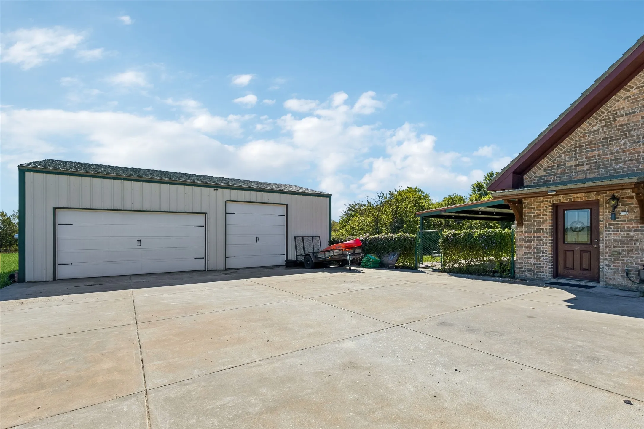 Single Family Residence For Sale in Collin County , 1430 Harlin Drive, St Paul, Texas 75098, 4 Bedroom, 3 Bathroom, 3 Garage spaces, 2,317 Sqft, built in 2006, mls#21404160, Real Estate Agent in St Paul, Homes For Sale in Collin county, Homes For Sale in St Paul, Realtor in St Paul Texas, Real Estate Brokerage Independent Realty Texas, Luminita Cordes Realtor