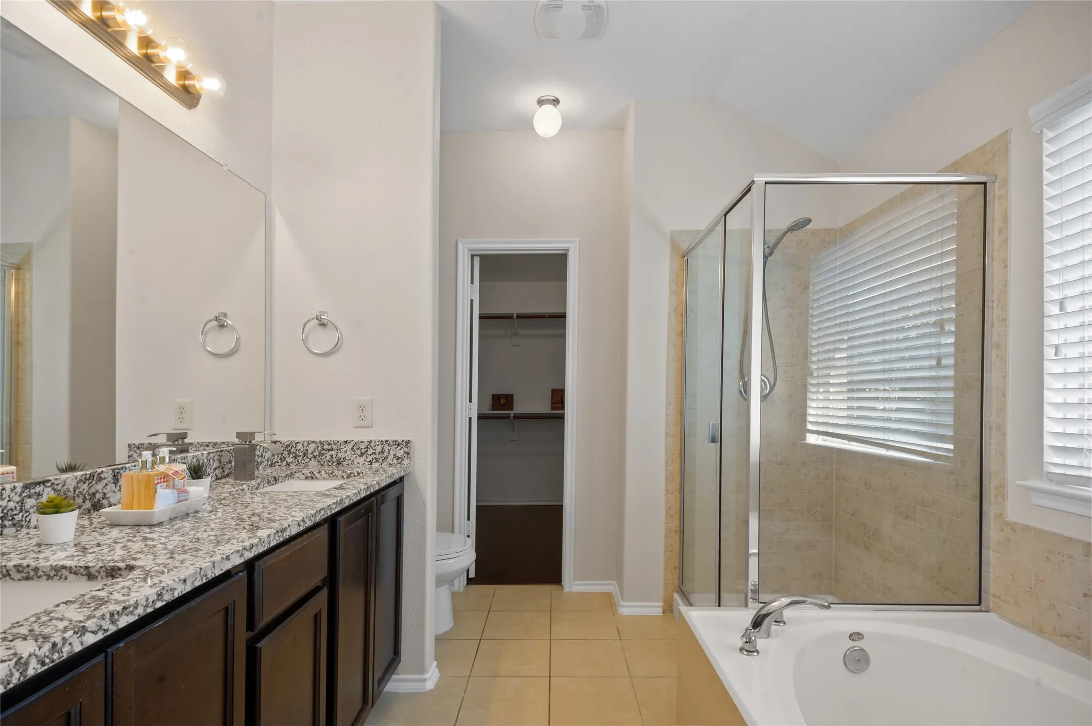 Single Family Residence For Rent in Collin County , 805 Hazels Way, Anna, Texas 75409, 3 Bedroom, 2 Bathroom, 2 Garage spaces, 1,688 Sqft, built in 2014, mls#21404628, Real Estate Agent in Anna, Homes For Rent in Collin county, Homes For Rent in Anna, Realtor in Anna Texas, Real Estate Brokerage Independent Realty Texas, Luminita Cordes Realtor