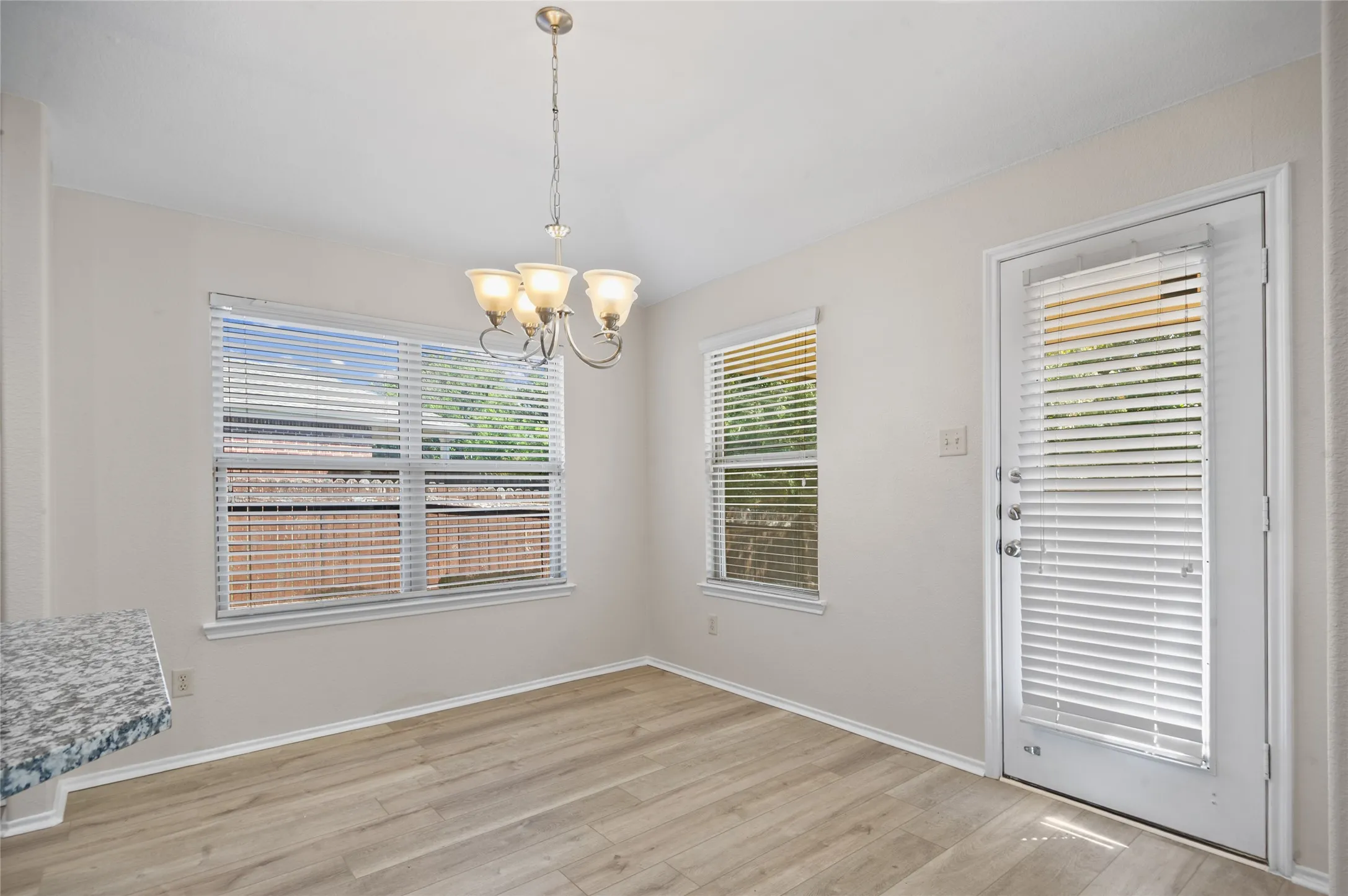 Single Family Residence For Rent in Collin County , 805 Hazels Way, Anna, Texas 75409, 3 Bedroom, 2 Bathroom, 2 Garage spaces, 1,688 Sqft, built in 2014, mls#21404628, Real Estate Agent in Anna, Homes For Rent in Collin county, Homes For Rent in Anna, Realtor in Anna Texas, Real Estate Brokerage Independent Realty Texas, Luminita Cordes Realtor