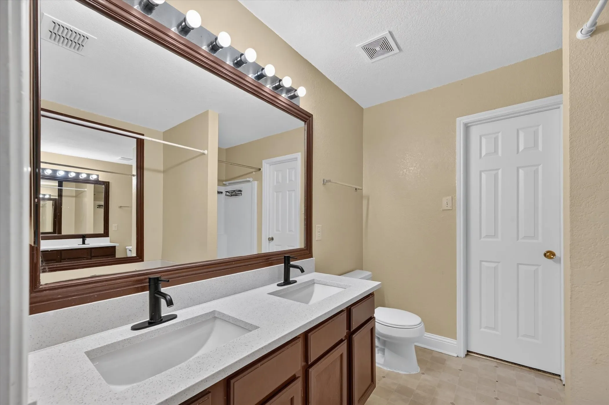 Single Family Residence For Rent in Collin County , 2613 Sundance Drive, Mc Kinney, Texas 75071, 4 Bedroom, 3 Bathroom, 2 Garage spaces, 2,203 Sqft, built in 1999, mls#21404631, Real Estate Agent in Mc Kinney, Homes For Rent in Collin county, Homes For Rent in Mc Kinney, Realtor in Mc Kinney Texas, Real Estate Brokerage Independent Realty Texas, Luminita Cordes Realtor