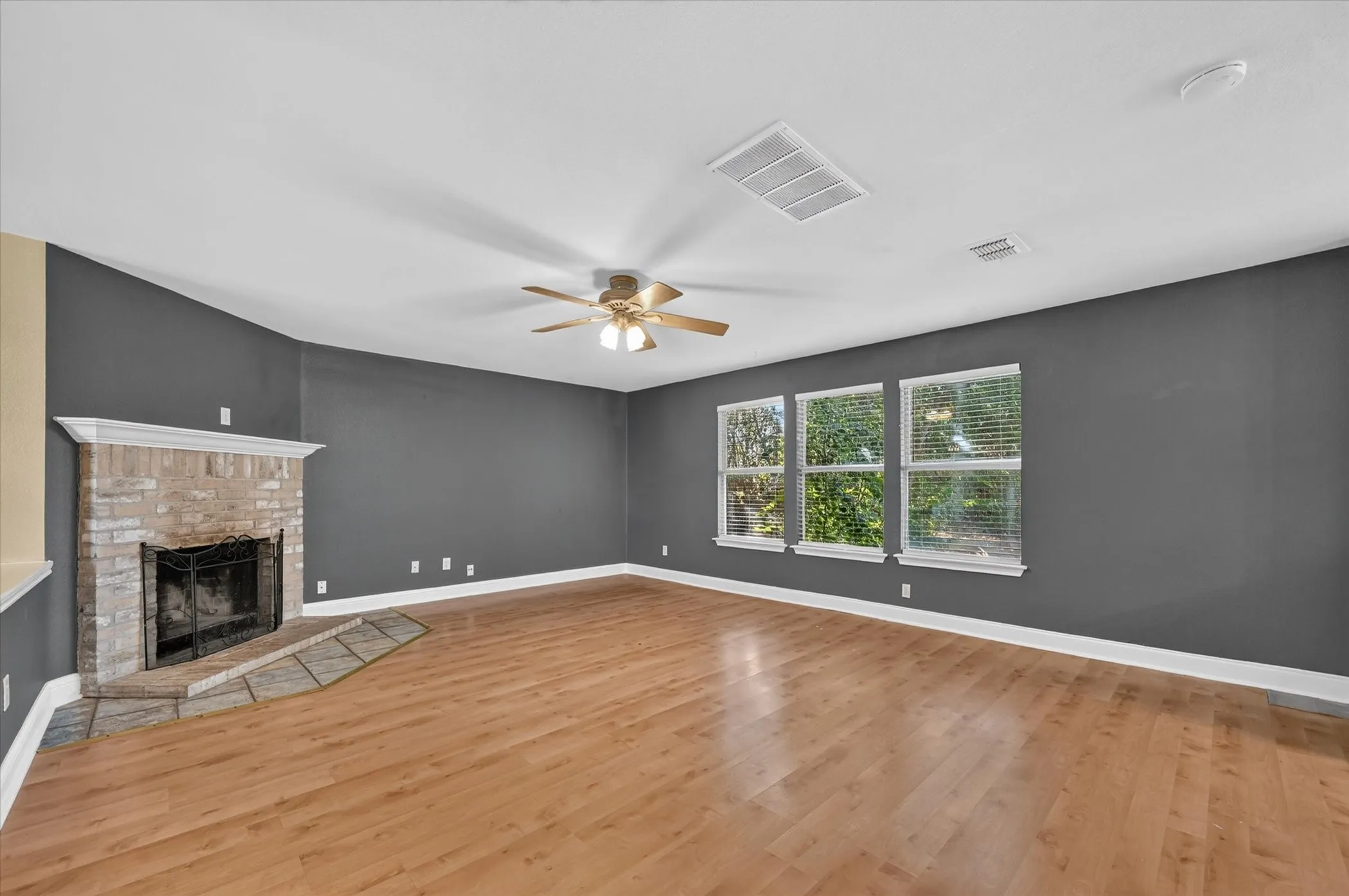 Single Family Residence For Rent in Collin County , 2613 Sundance Drive, Mc Kinney, Texas 75071, 4 Bedroom, 3 Bathroom, 2 Garage spaces, 2,203 Sqft, built in 1999, mls#21404631, Real Estate Agent in Mc Kinney, Homes For Rent in Collin county, Homes For Rent in Mc Kinney, Realtor in Mc Kinney Texas, Real Estate Brokerage Independent Realty Texas, Luminita Cordes Realtor