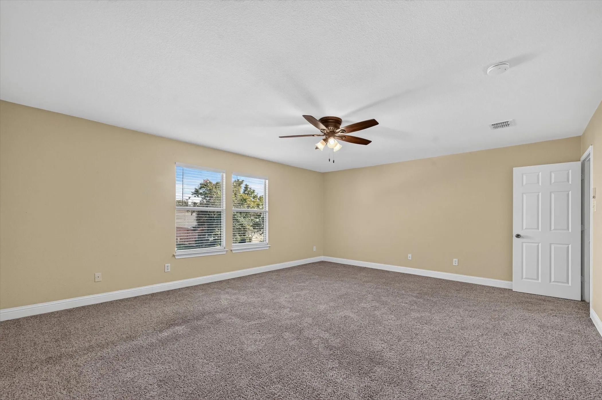 Single Family Residence For Rent in Collin County , 2613 Sundance Drive, Mc Kinney, Texas 75071, 4 Bedroom, 3 Bathroom, 2 Garage spaces, 2,203 Sqft, built in 1999, mls#21404631, Real Estate Agent in Mc Kinney, Homes For Rent in Collin county, Homes For Rent in Mc Kinney, Realtor in Mc Kinney Texas, Real Estate Brokerage Independent Realty Texas, Luminita Cordes Realtor