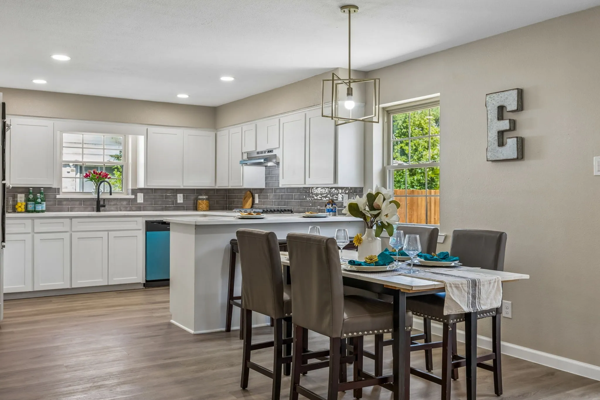 Single Family Residence For Rent in Dallas County , 1725 Bardfield Avenue, Garland, Texas 75041, 3 Bedroom, 2 Bathroom, 2 Garage spaces, 1,503 Sqft, built in 1965, mls#21404632, Real Estate Agent in Garland, Homes For Rent in Dallas county, Homes For Rent in Garland, Realtor in Garland Texas, Real Estate Brokerage Independent Realty Texas, Luminita Cordes Realtor
