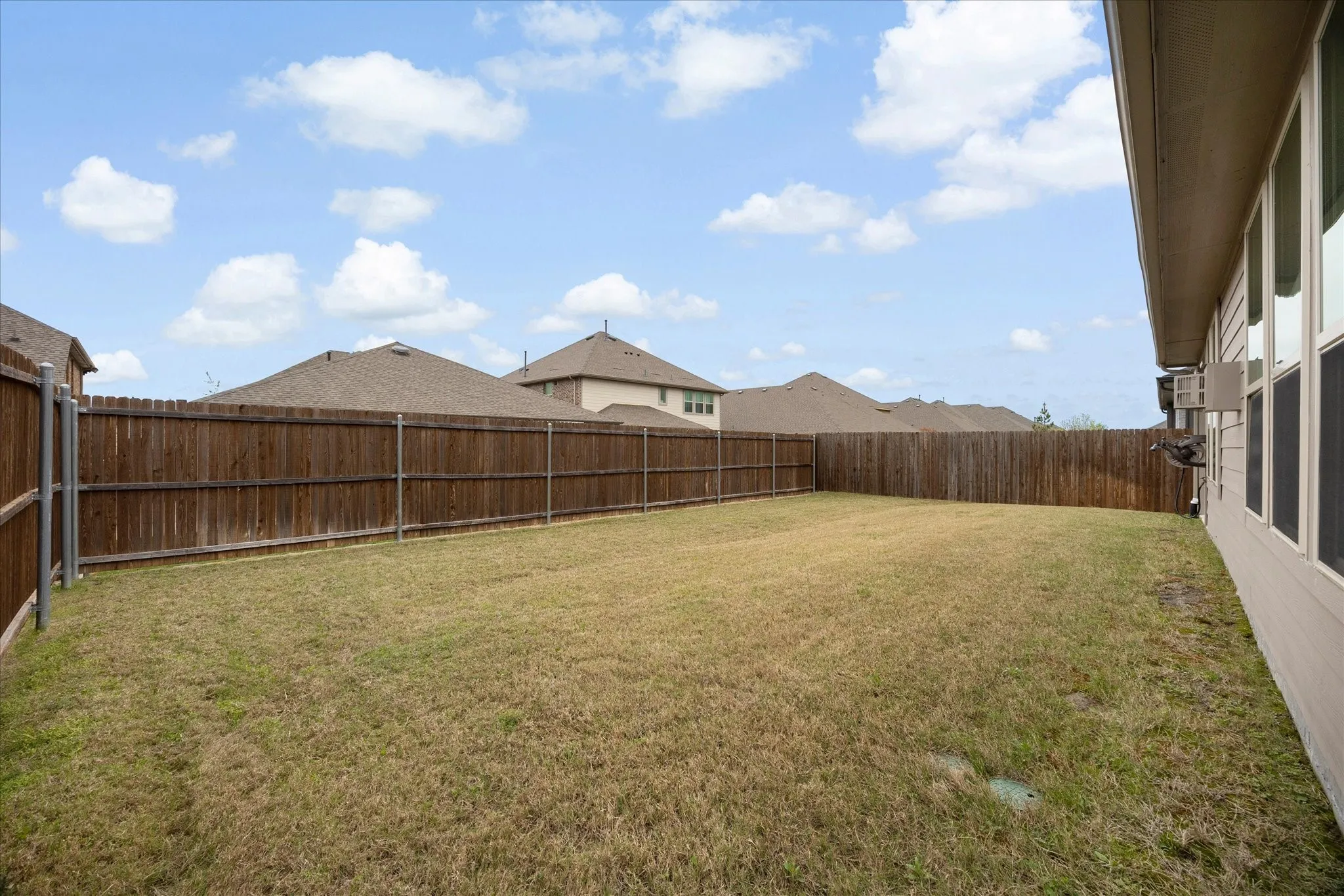 Single Family Residence For Sale in Rockwall County , 571 Bradley Drive, Fate, Texas 75087, 4 Bedroom, 3 Bathroom, 2 Garage spaces, 3,125 Sqft, built in 2021, mls#21404591, Real Estate Agent in Fate, Homes For Sale in Rockwall county, Homes For Sale in Fate, Realtor in Fate Texas, Real Estate Brokerage Independent Realty Texas, Luminita Cordes Realtor