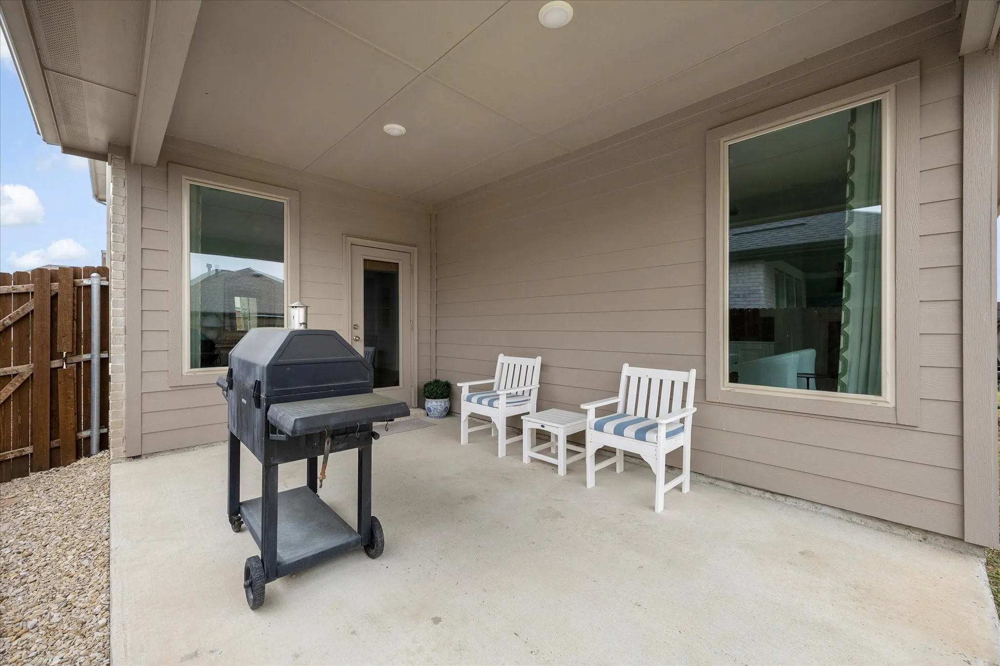 Single Family Residence For Sale in Rockwall County , 571 Bradley Drive, Fate, Texas 75087, 4 Bedroom, 3 Bathroom, 2 Garage spaces, 3,125 Sqft, built in 2021, mls#21404591, Real Estate Agent in Fate, Homes For Sale in Rockwall county, Homes For Sale in Fate, Realtor in Fate Texas, Real Estate Brokerage Independent Realty Texas, Luminita Cordes Realtor