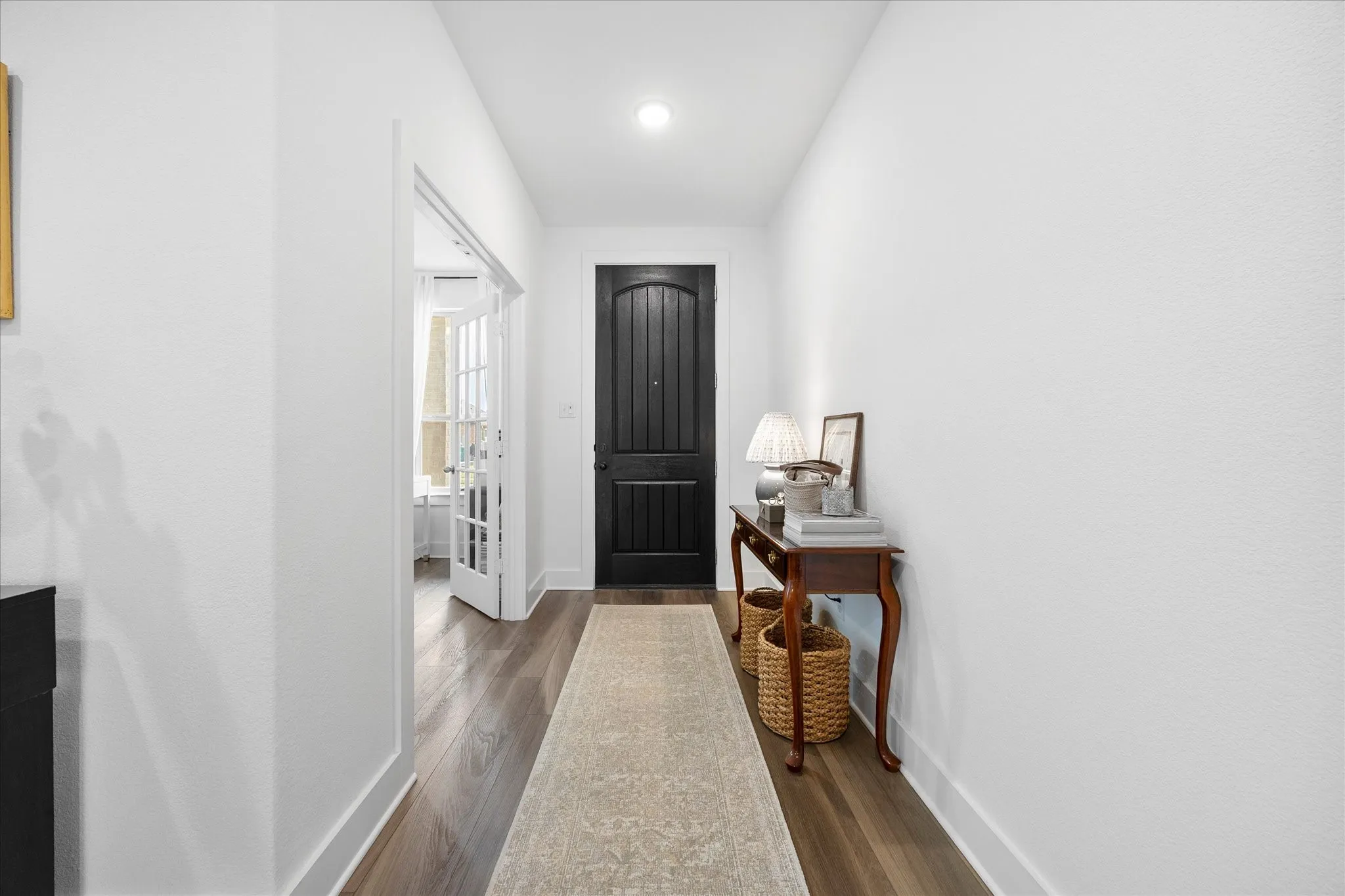 Entry way/ foyer view
