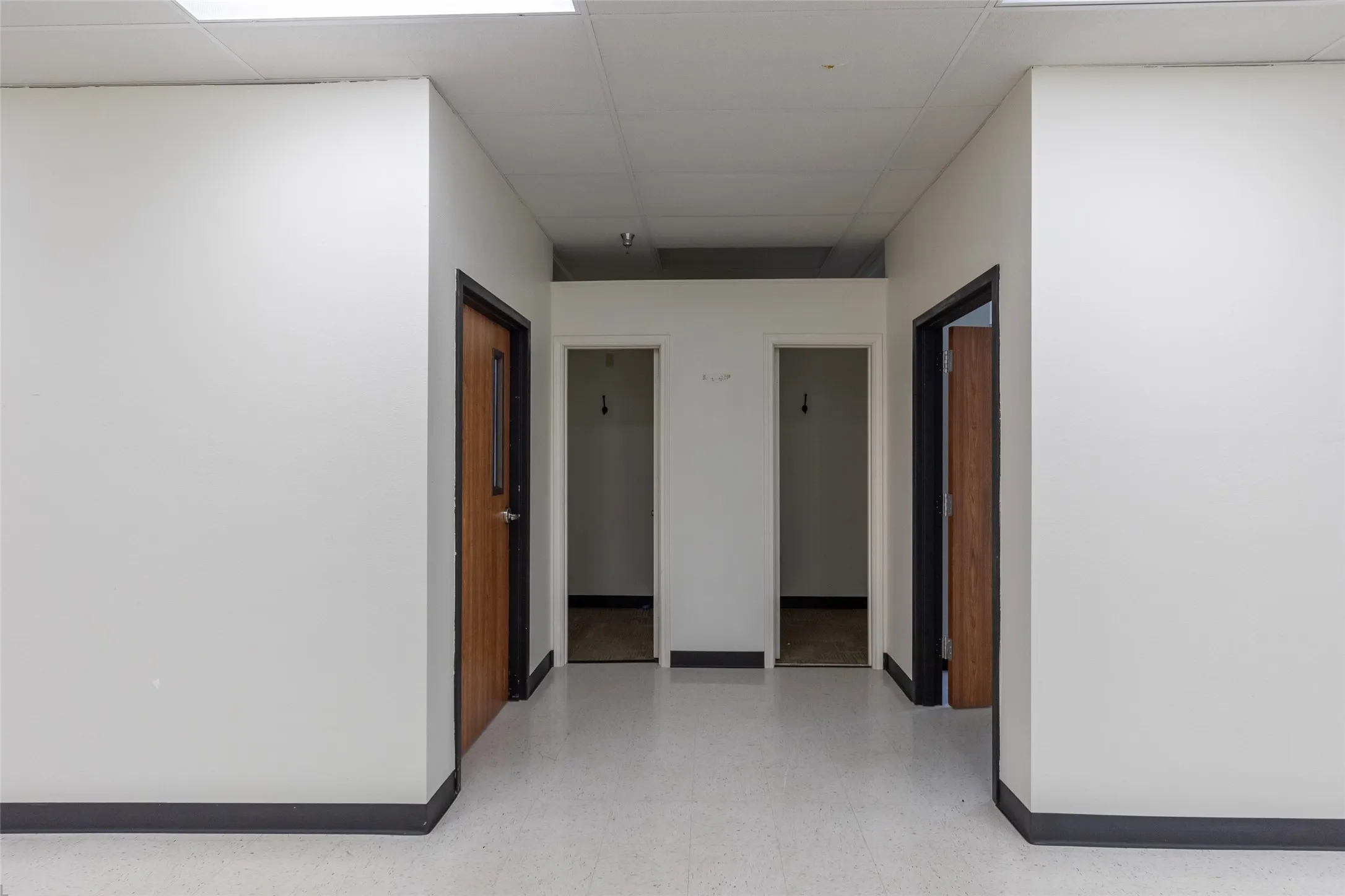Office For Rent in Taylor County , 3025 Southwest Drive, Abilene, Texas 79605, 0, 0, Garage spaces, 15,046 Sqft, built in 1985, mls#21392468, Real Estate Agent in Abilene, Homes For Rent in Taylor county, Homes For Rent in Abilene, Realtor in Abilene Texas, Real Estate Brokerage Independent Realty Texas, Luminita Cordes Realtor