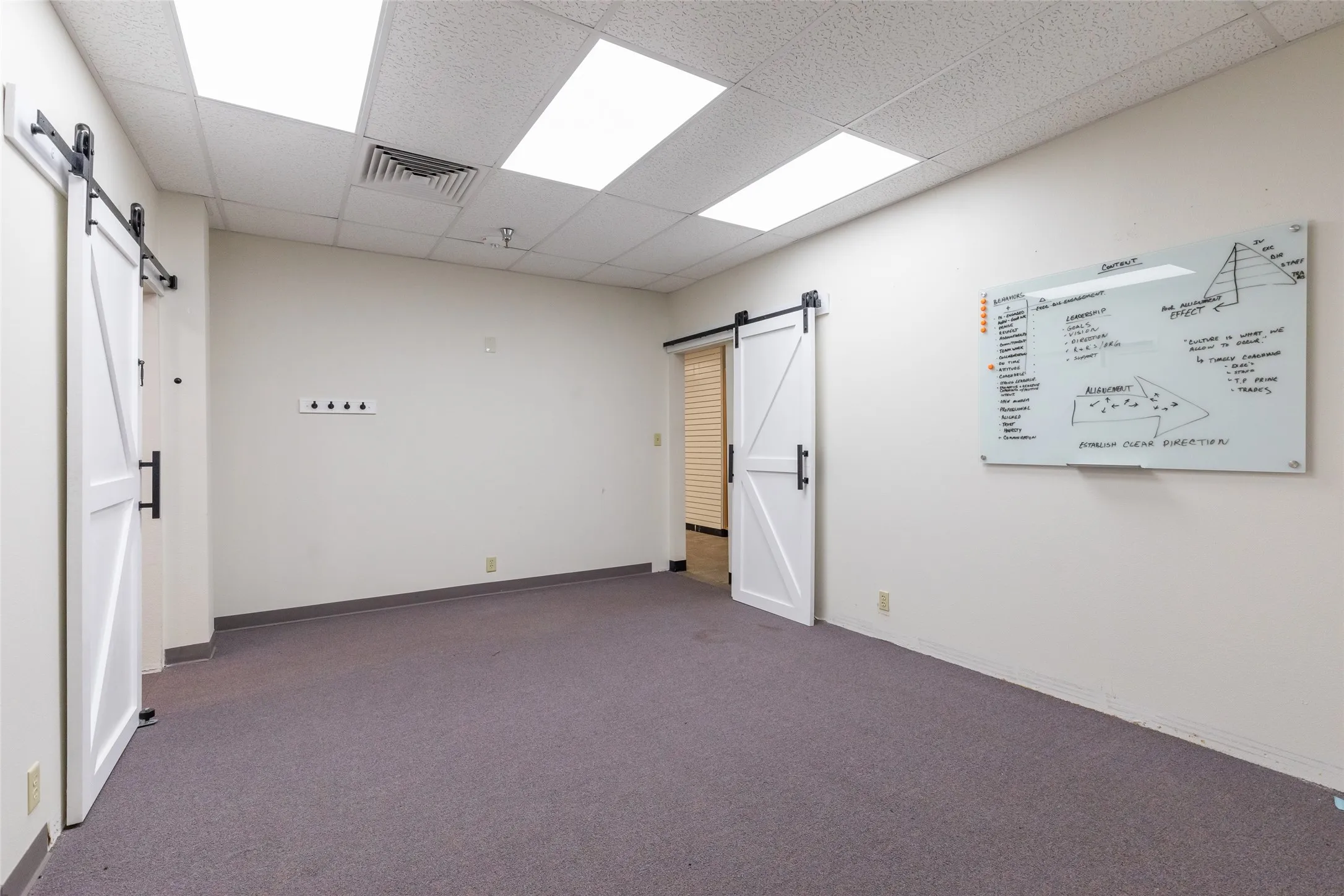 Office For Rent in Taylor County , 3025 Southwest Drive, Abilene, Texas 79605, 0, 0, Garage spaces, 15,046 Sqft, built in 1985, mls#21392468, Real Estate Agent in Abilene, Homes For Rent in Taylor county, Homes For Rent in Abilene, Realtor in Abilene Texas, Real Estate Brokerage Independent Realty Texas, Luminita Cordes Realtor
