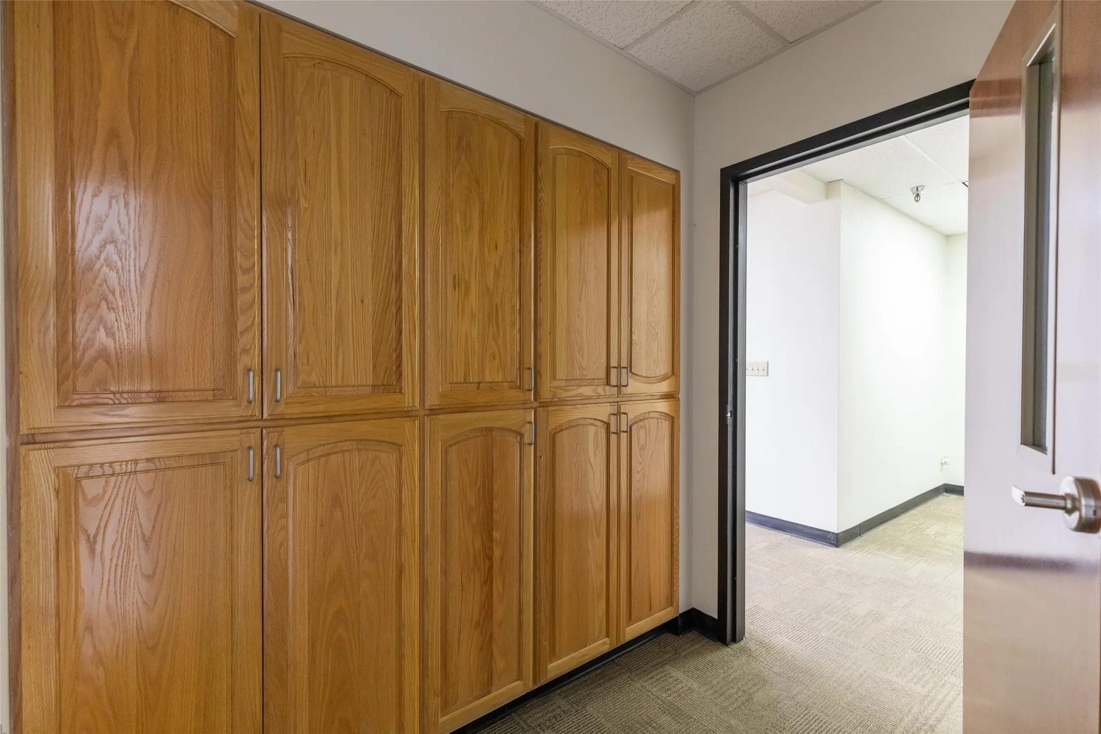 Office For Rent in Taylor County , 3025 Southwest Drive, Abilene, Texas 79605, 0, 0, Garage spaces, 15,046 Sqft, built in 1985, mls#21392468, Real Estate Agent in Abilene, Homes For Rent in Taylor county, Homes For Rent in Abilene, Realtor in Abilene Texas, Real Estate Brokerage Independent Realty Texas, Luminita Cordes Realtor