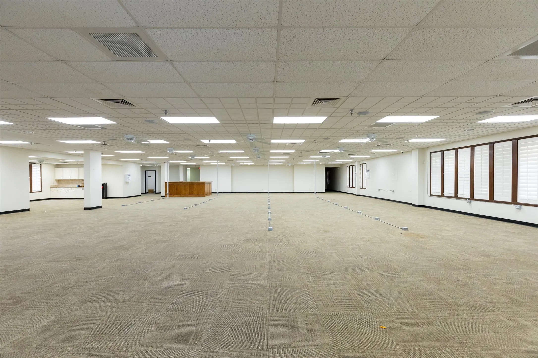 Office For Rent in Taylor County , 3025 Southwest Drive, Abilene, Texas 79605, 0, 0, Garage spaces, 15,046 Sqft, built in 1985, mls#21392468, Real Estate Agent in Abilene, Homes For Rent in Taylor county, Homes For Rent in Abilene, Realtor in Abilene Texas, Real Estate Brokerage Independent Realty Texas, Luminita Cordes Realtor