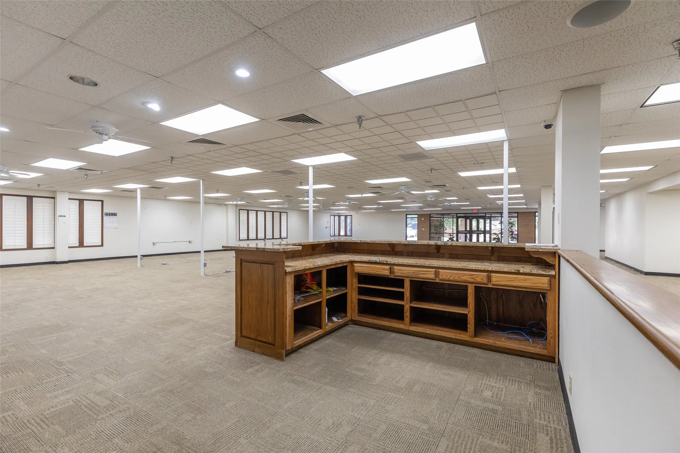Office For Rent in Taylor County , 3025 Southwest Drive, Abilene, Texas 79605, 0, 0, Garage spaces, 15,046 Sqft, built in 1985, mls#21392468, Real Estate Agent in Abilene, Homes For Rent in Taylor county, Homes For Rent in Abilene, Realtor in Abilene Texas, Real Estate Brokerage Independent Realty Texas, Luminita Cordes Realtor