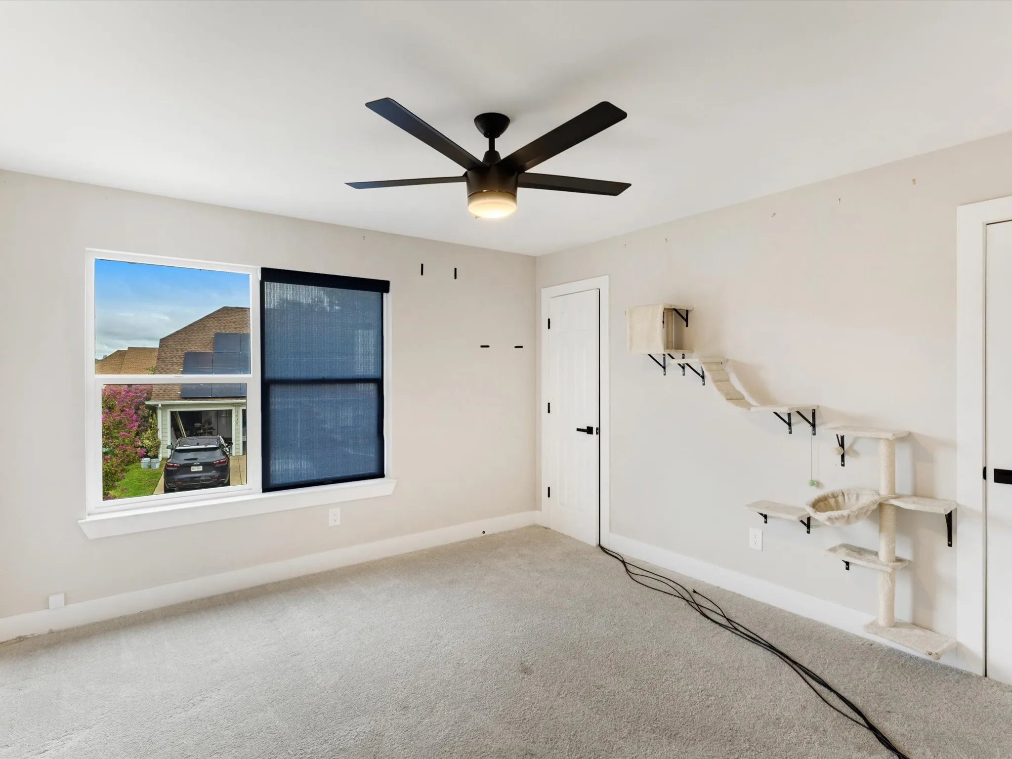 Single Family Residence For Sale in Denton County , 2911 Creekside Court, Carrollton, Texas 75007, 4 Bedroom, 3 Bathroom, 2 Garage spaces, 2,426 Sqft, built in 1985, mls#21402967, Real Estate Agent in Carrollton, Homes For Sale in Denton county, Homes For Sale in Carrollton, Realtor in Carrollton Texas, Real Estate Brokerage Independent Realty Texas, Luminita Cordes Realtor