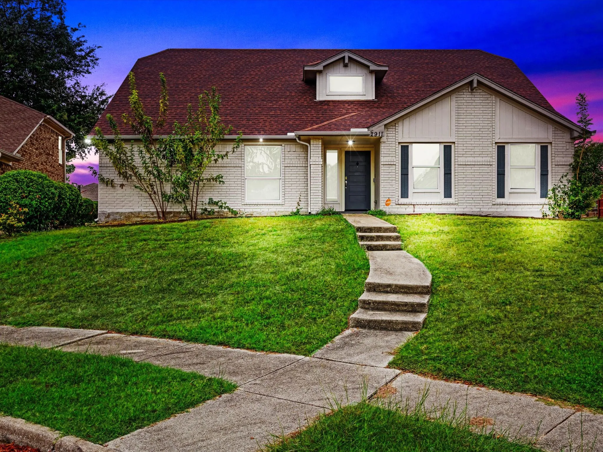 Single Family Residence For Sale in Denton County , 2911 Creekside Court, Carrollton, Texas 75007, 4 Bedroom, 3 Bathroom, 2 Garage spaces, 2,426 Sqft, built in 1985, mls#21402967, Real Estate Agent in Carrollton, Homes For Sale in Denton county, Homes For Sale in Carrollton, Realtor in Carrollton Texas, Real Estate Brokerage Independent Realty Texas, Luminita Cordes Realtor