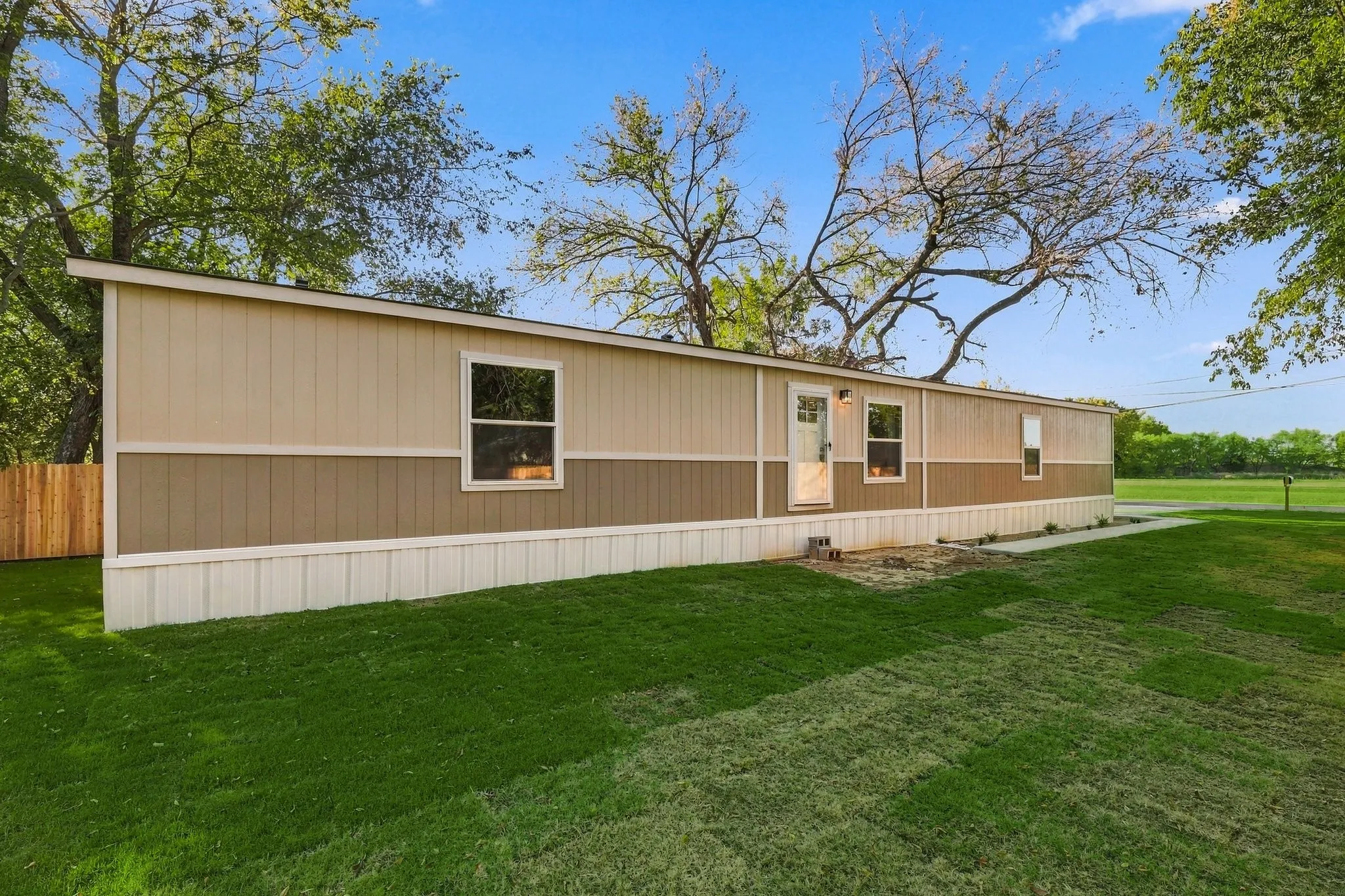 Manufactured Home For Sale in Wise County , 517 Main Street, Bridgeport, Texas 76426, 3 Bedroom, 2 Bathroom, Garage spaces, 1,216 Sqft, built in 2025, mls#21397980, Real Estate Agent in Bridgeport, Homes For Sale in Wise county, Homes For Sale in Bridgeport, Realtor in Bridgeport Texas, Real Estate Brokerage Independent Realty Texas, Luminita Cordes Realtor