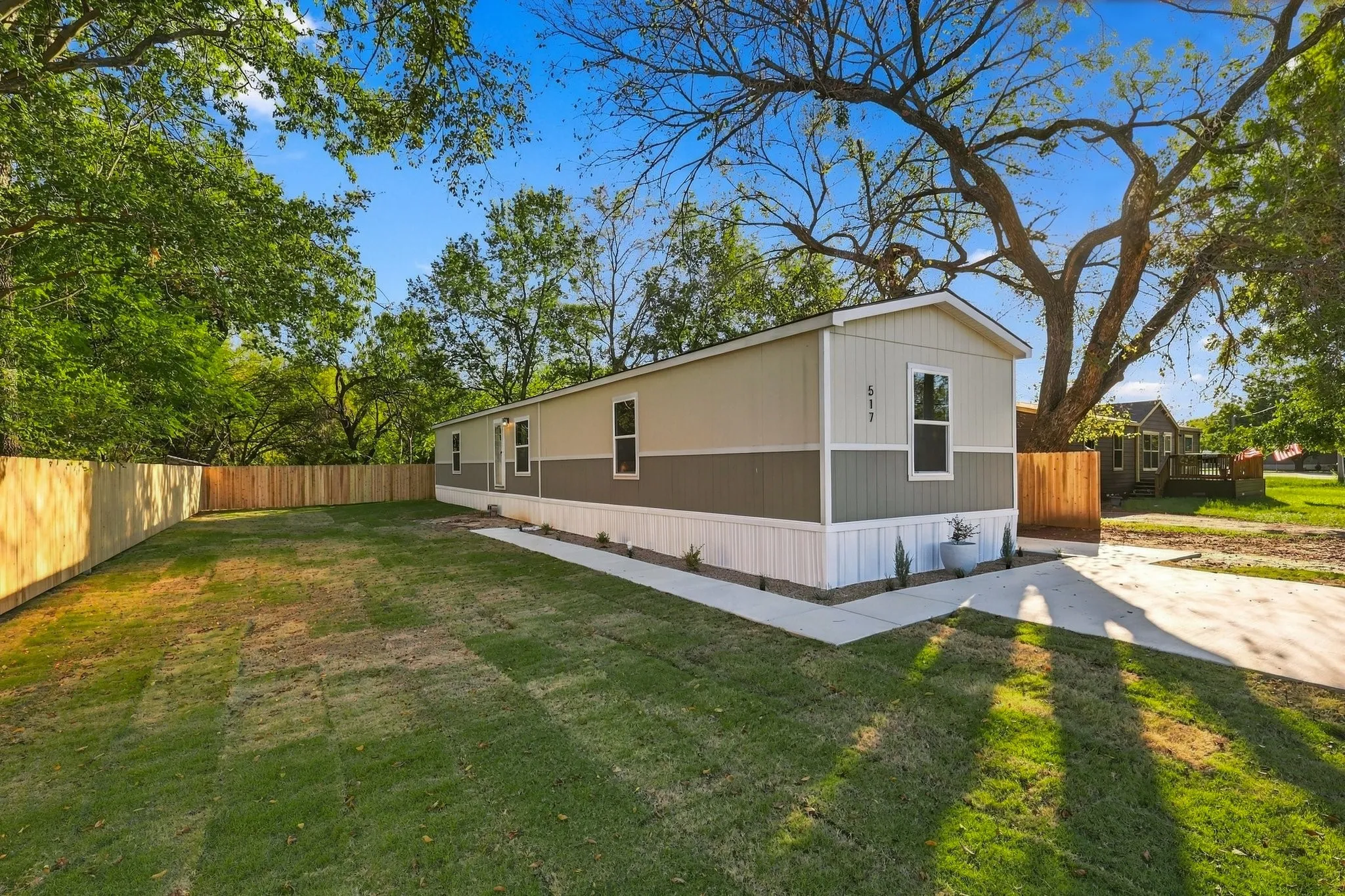 Manufactured Home For Sale in Wise County , 517 Main Street, Bridgeport, Texas 76426, 3 Bedroom, 2 Bathroom, Garage spaces, 1,216 Sqft, built in 2025, mls#21397980, Real Estate Agent in Bridgeport, Homes For Sale in Wise county, Homes For Sale in Bridgeport, Realtor in Bridgeport Texas, Real Estate Brokerage Independent Realty Texas, Luminita Cordes Realtor