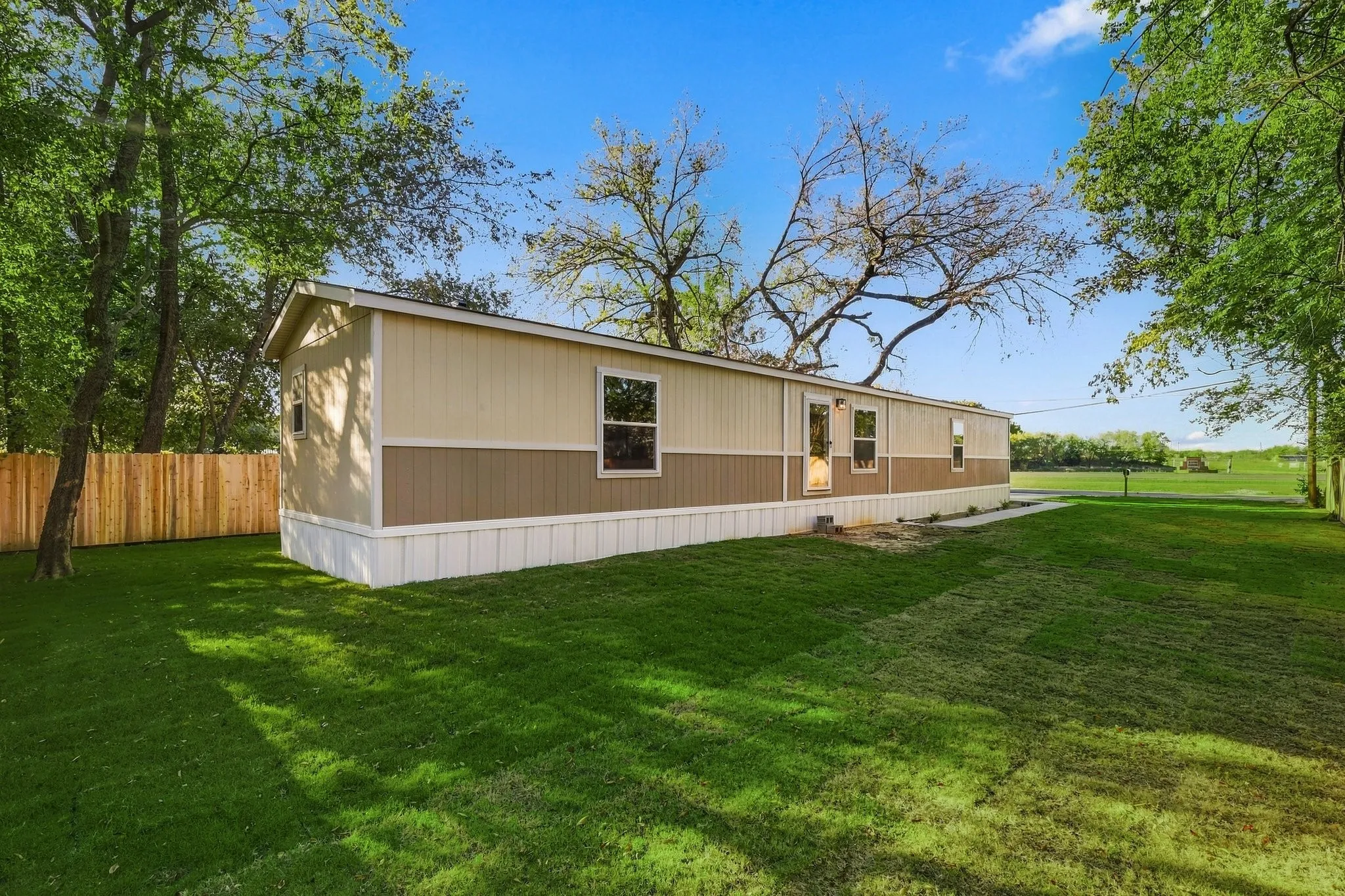 Manufactured Home For Sale in Wise County , 517 Main Street, Bridgeport, Texas 76426, 3 Bedroom, 2 Bathroom, Garage spaces, 1,216 Sqft, built in 2025, mls#21397980, Real Estate Agent in Bridgeport, Homes For Sale in Wise county, Homes For Sale in Bridgeport, Realtor in Bridgeport Texas, Real Estate Brokerage Independent Realty Texas, Luminita Cordes Realtor